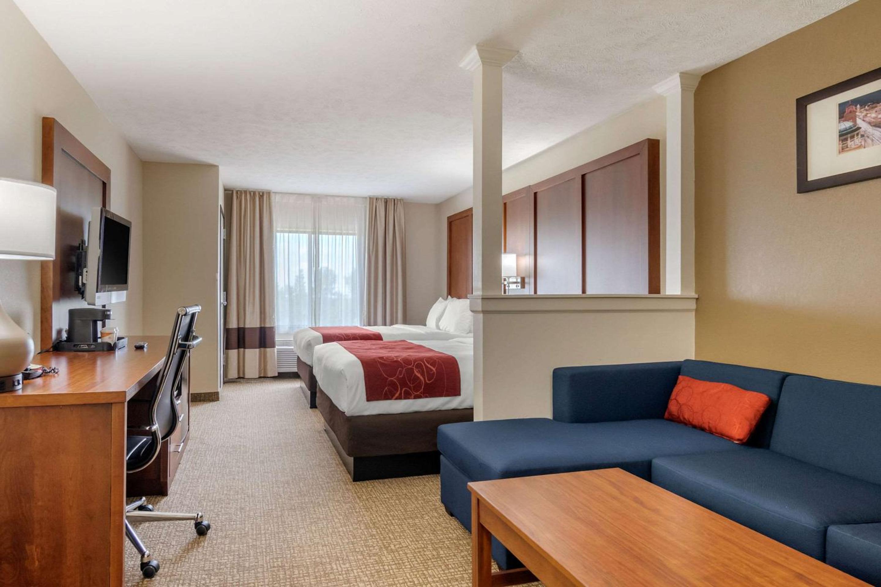 Suite with Two Queen Beds - Accessible/Non-Smoking - Photo 4