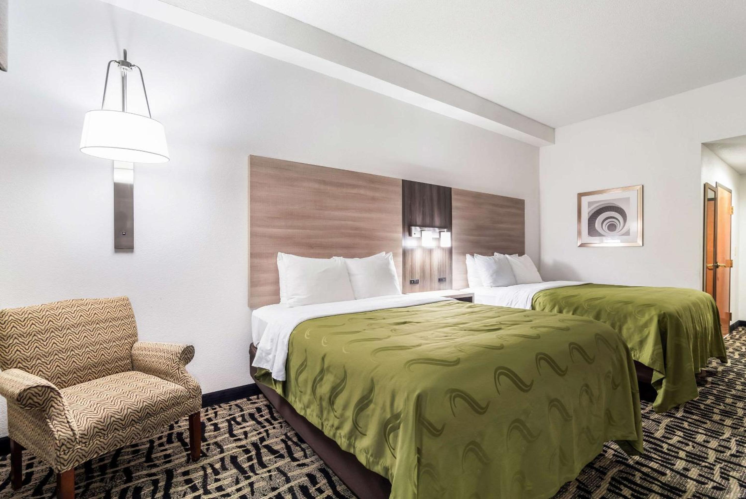 Queen Room with Two Queen Beds - Non-Smoking - Photo 1
