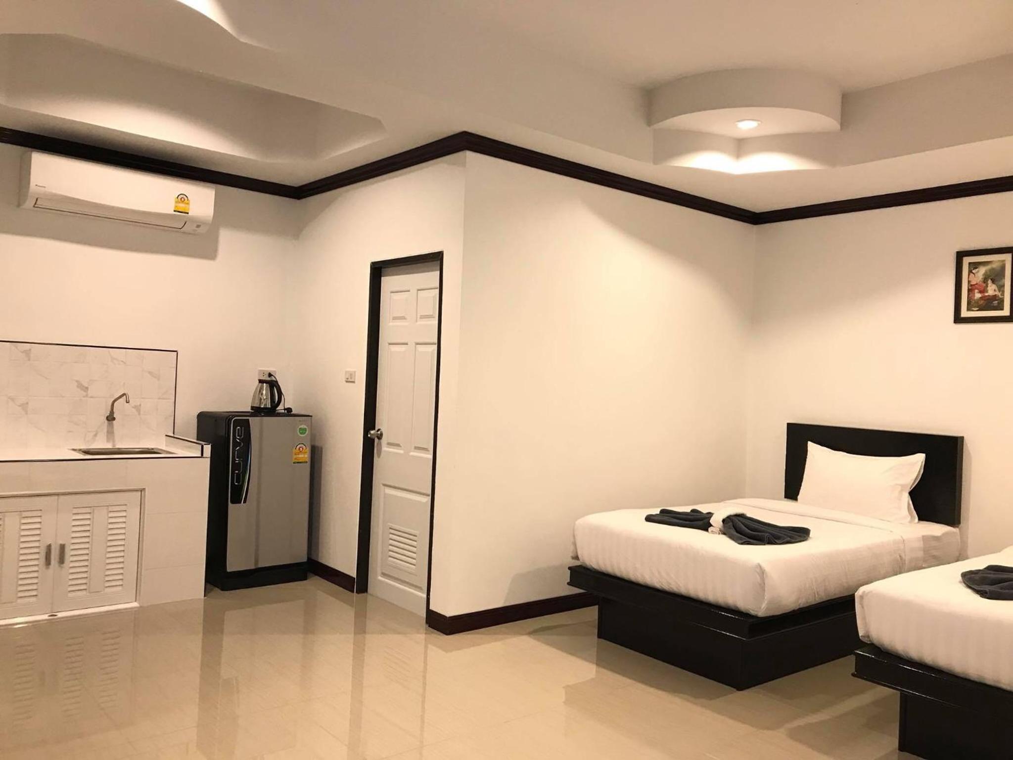 Twin Room with Terrace - Photo 16