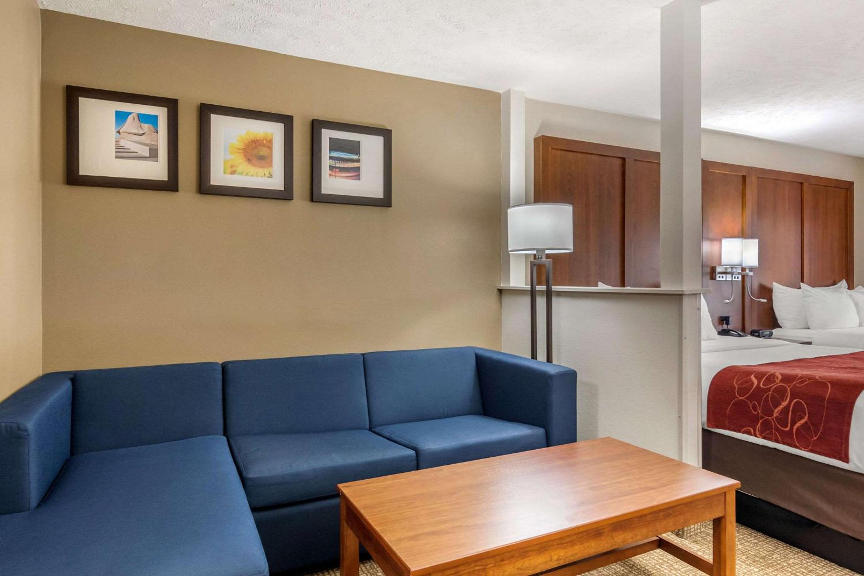 Queen Suite - Photo 3