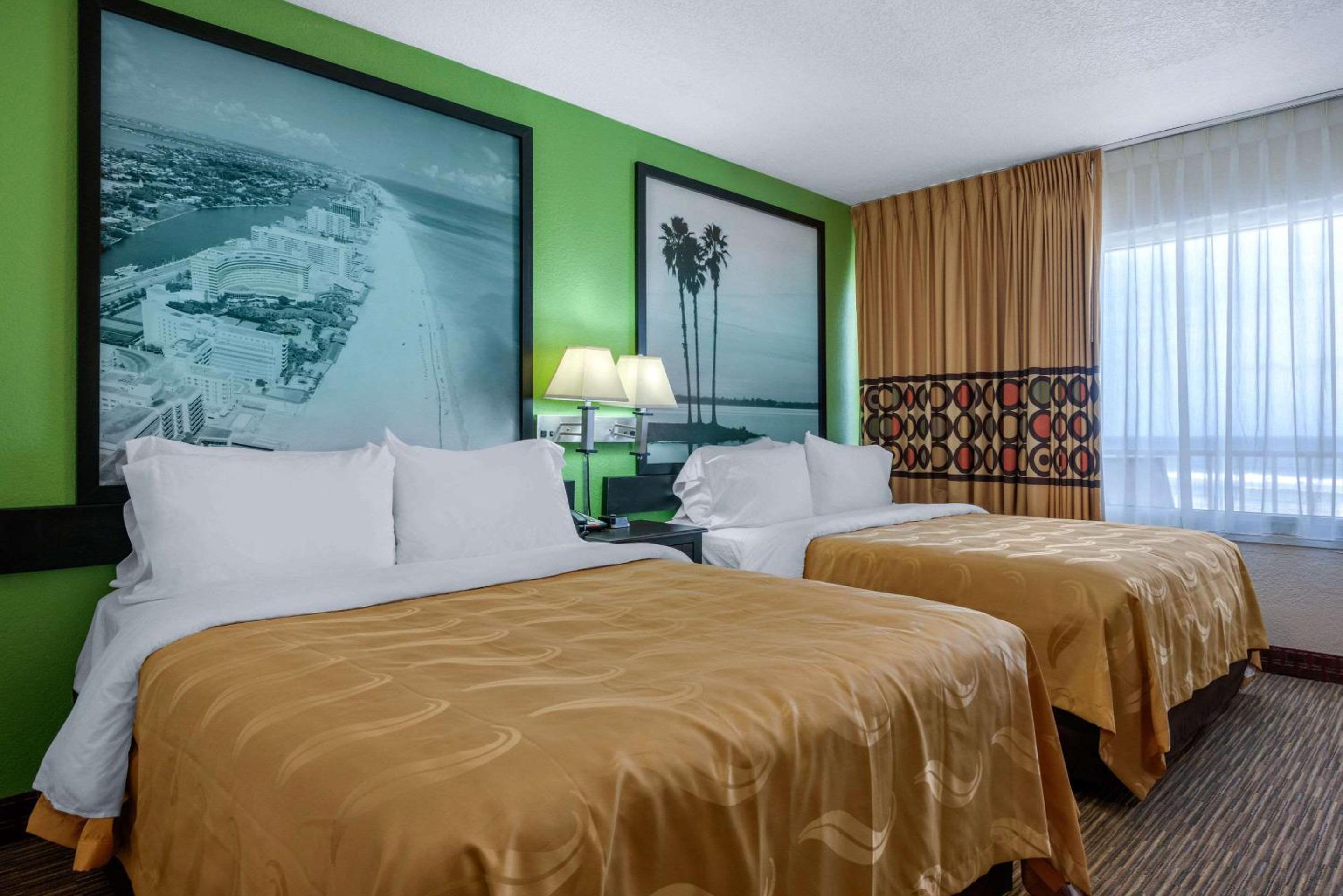 Double Room with Two Double Beds and Ocean View - Non-Smoking - Photo 3