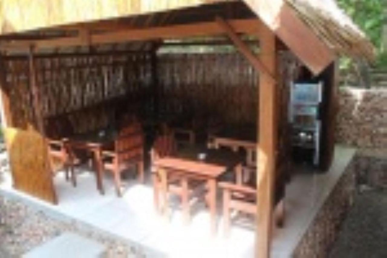 Bungalow with Fan - Photo 9