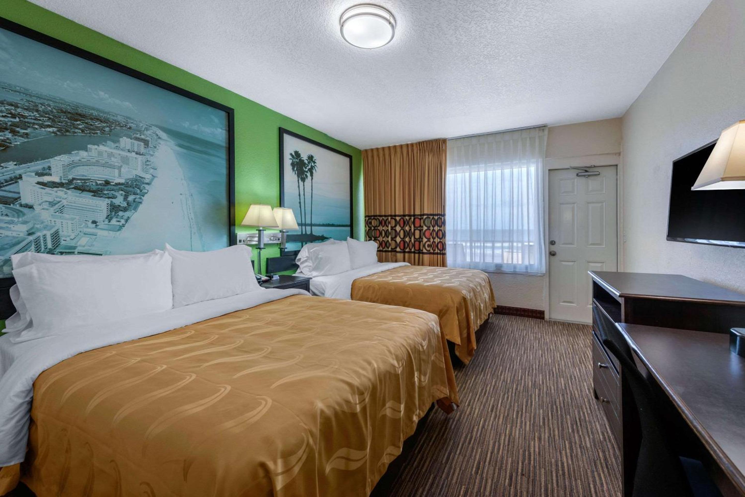 Double Room with Two Double Beds and Ocean View - Non-Smoking - Photo 4