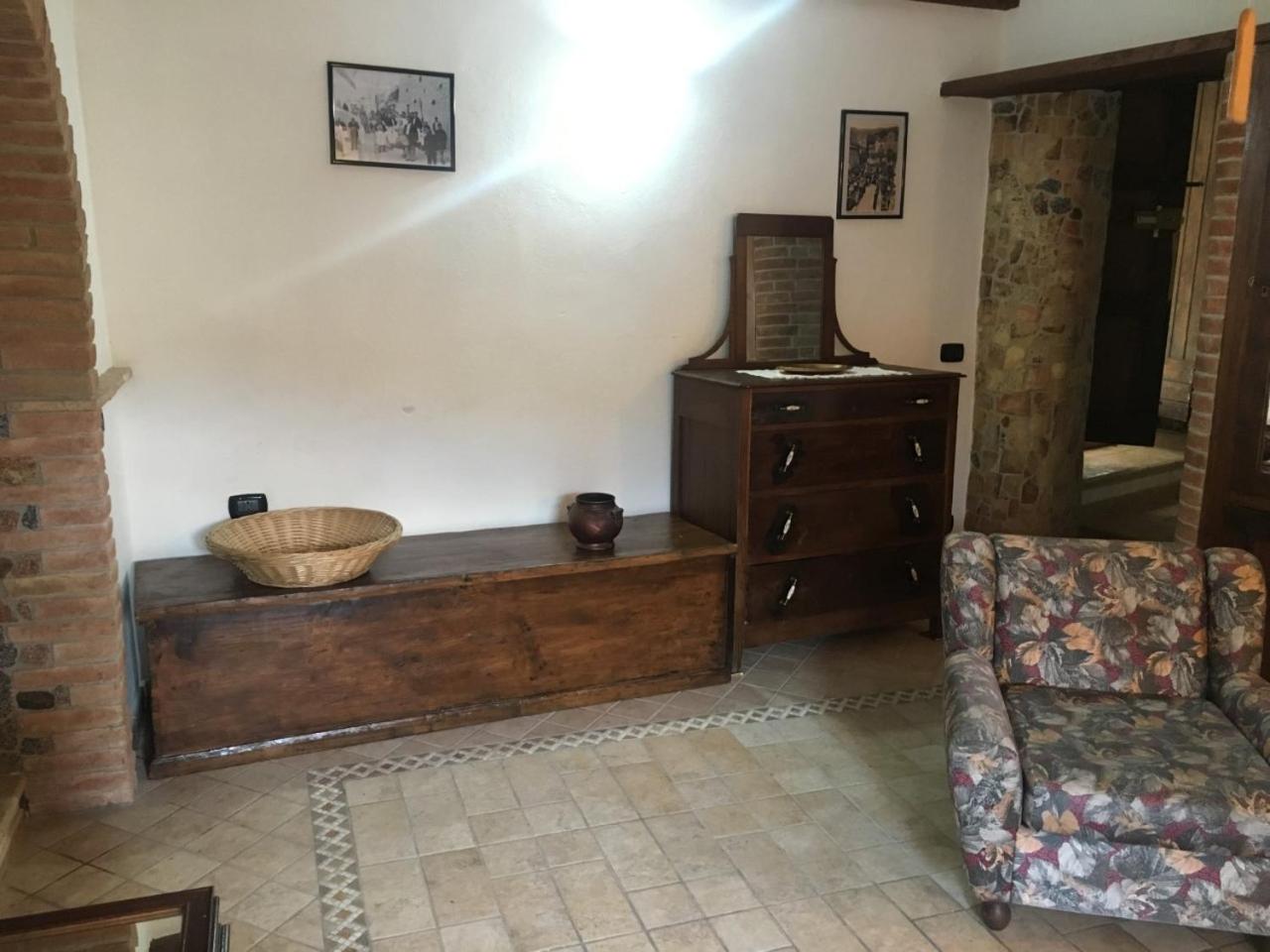 One-Bedroom Apartment - Photo 1