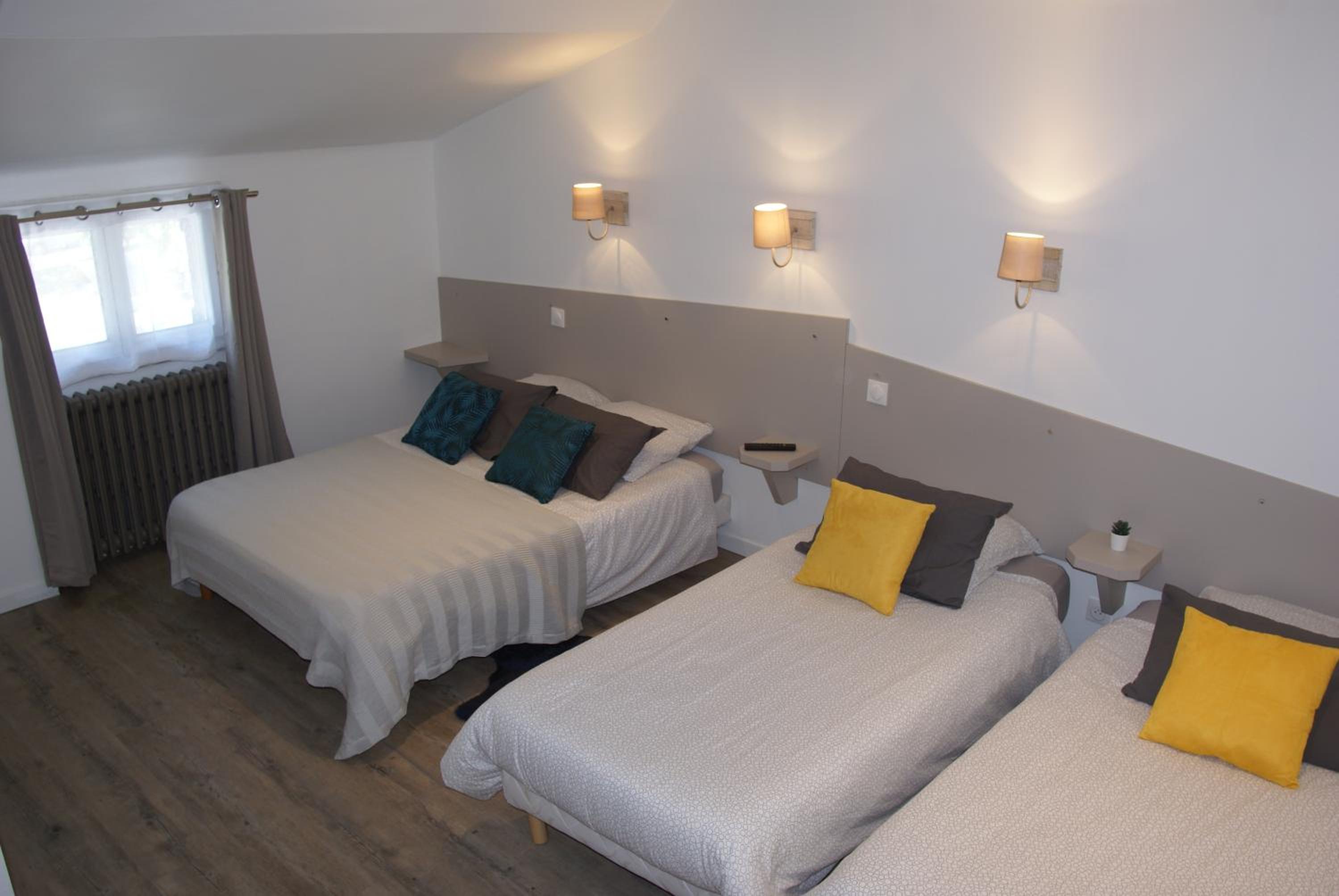 Quadruple Room - Photo 1