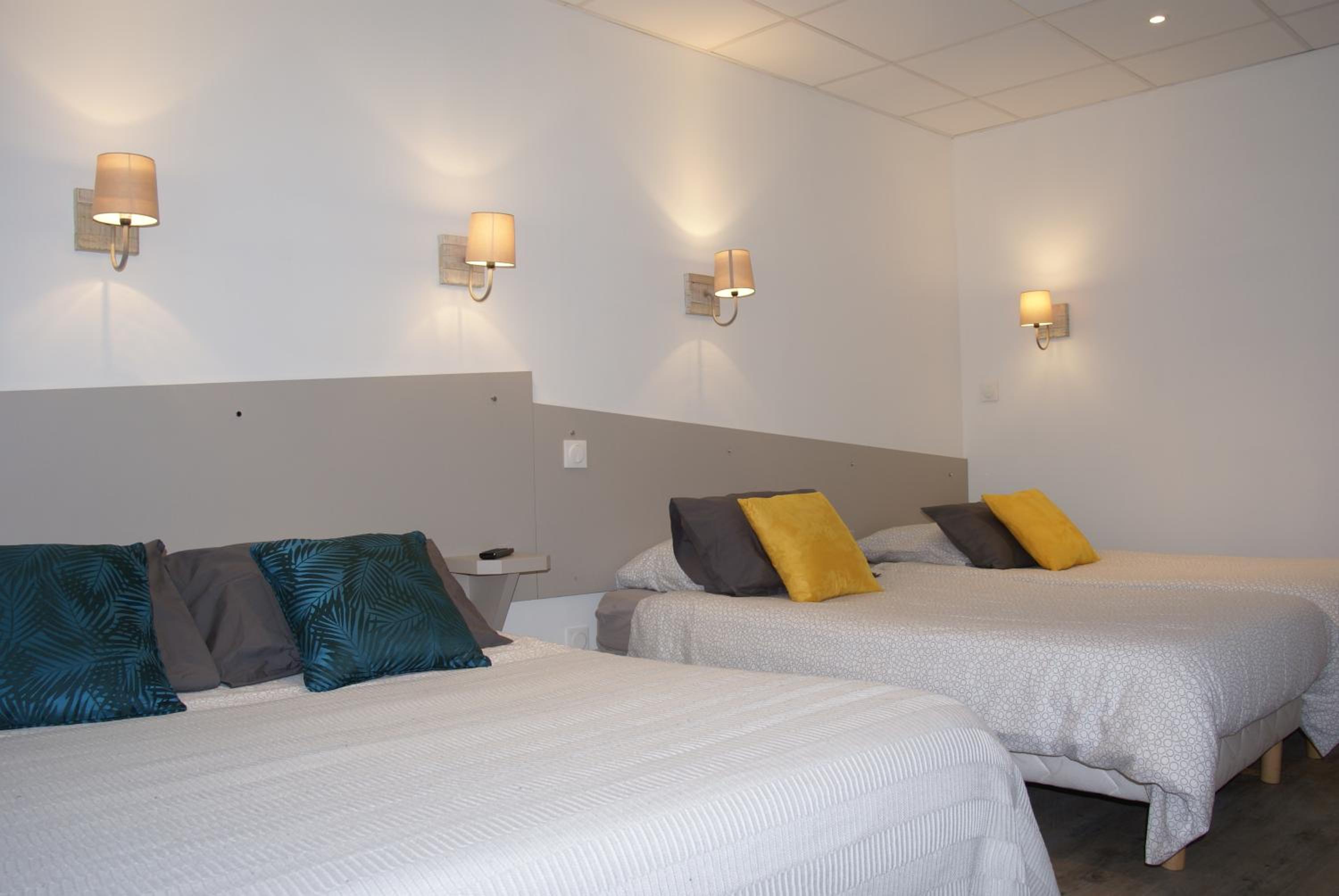 Quadruple Room - Photo 2