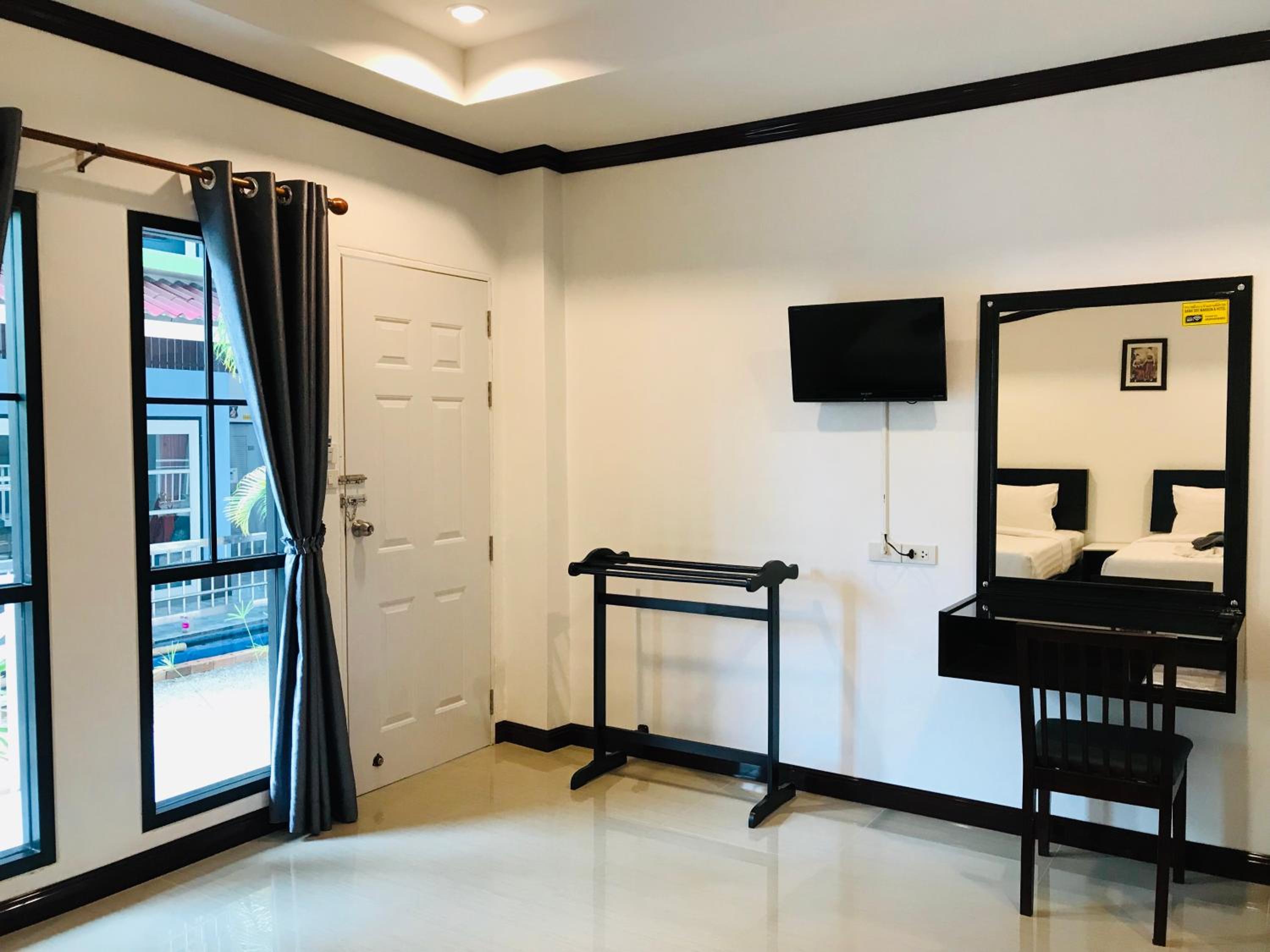 Twin Room with Terrace - Photo 13
