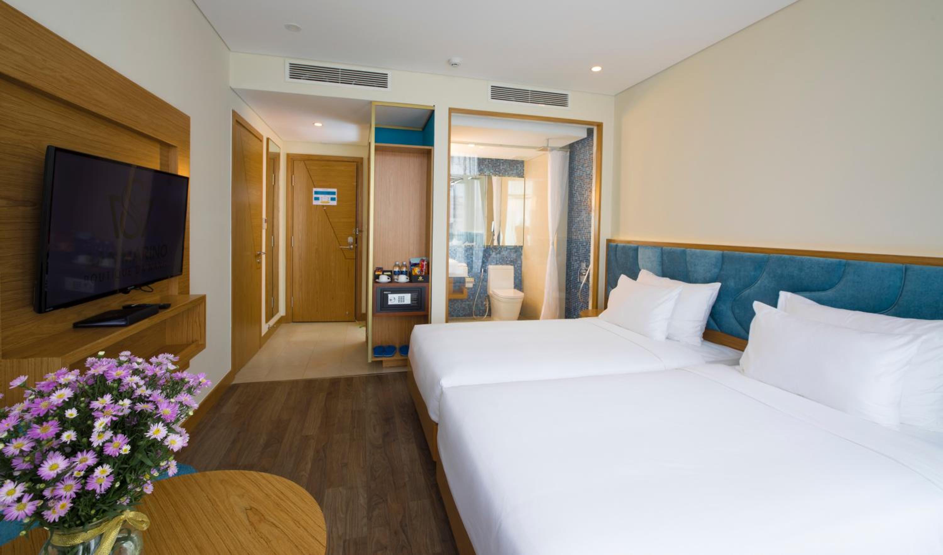 Deluxe Twin Room with Balcony with City View photo 2