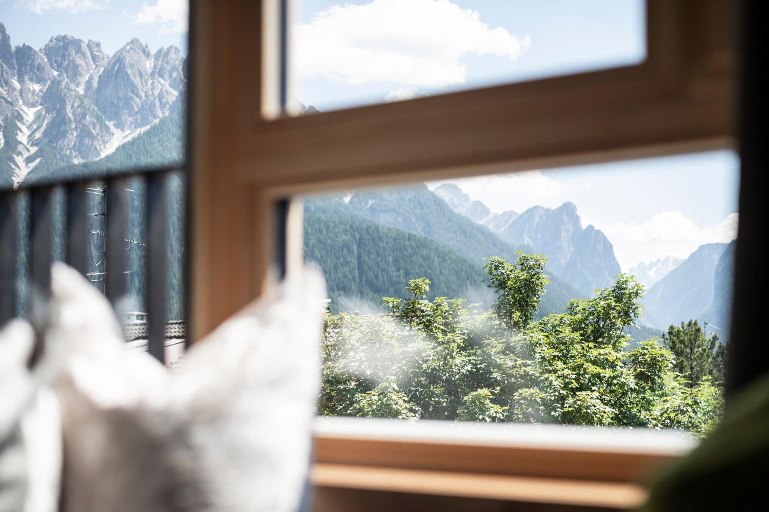 Junior Suite with Mountain View - Photo 14