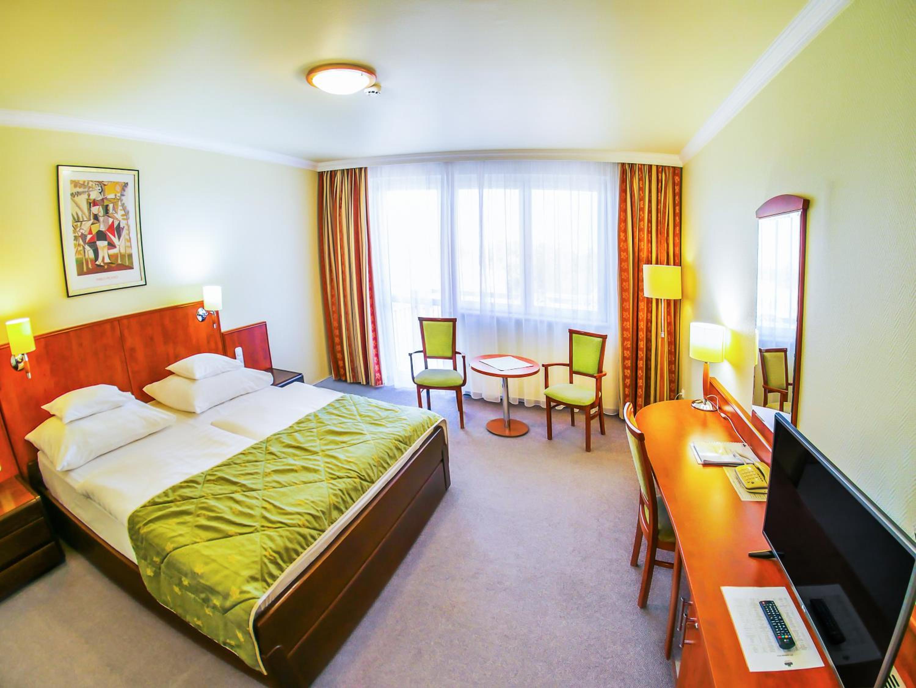 Superior Queen Room with Balcony - Main Building