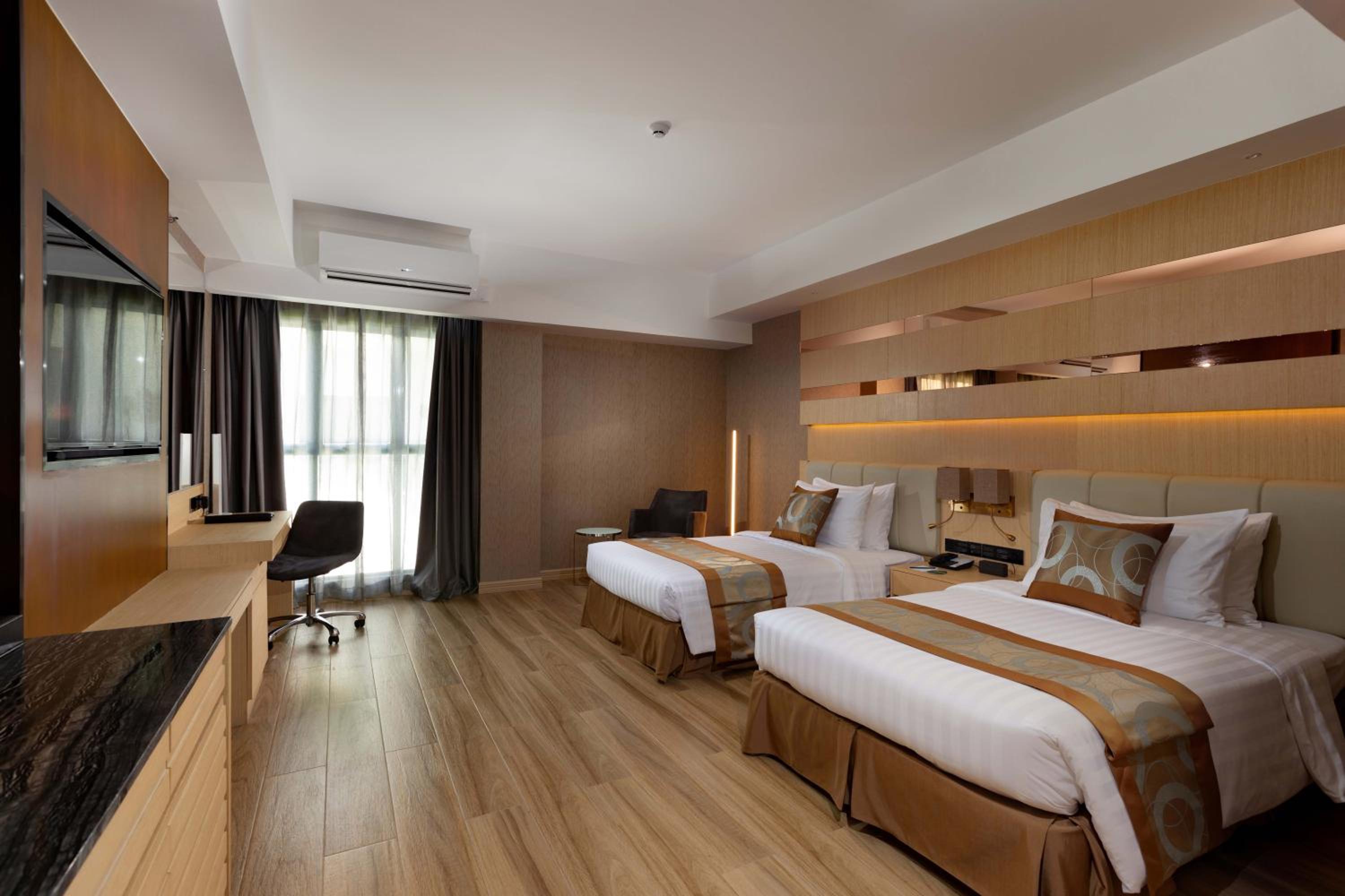 Deluxe Twin Room - Non-Smoking - Photo 3