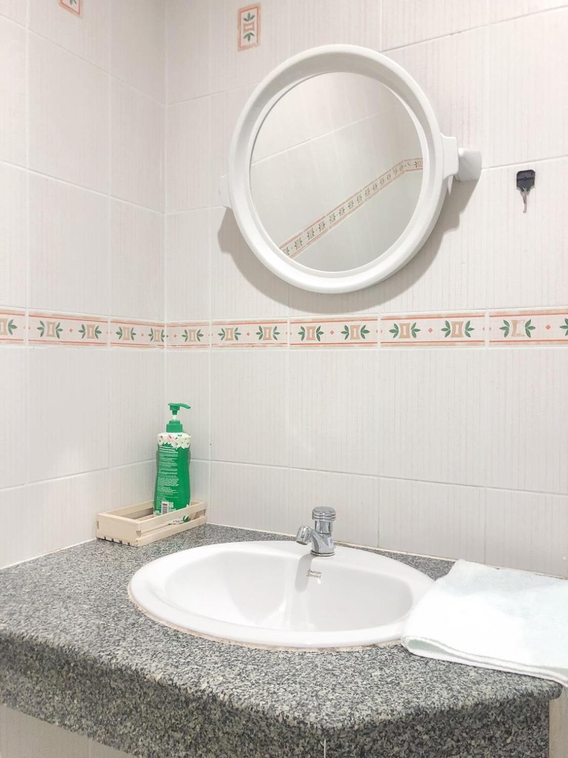 Deluxe Room (2 Adults + 1 Child) - Photo 5