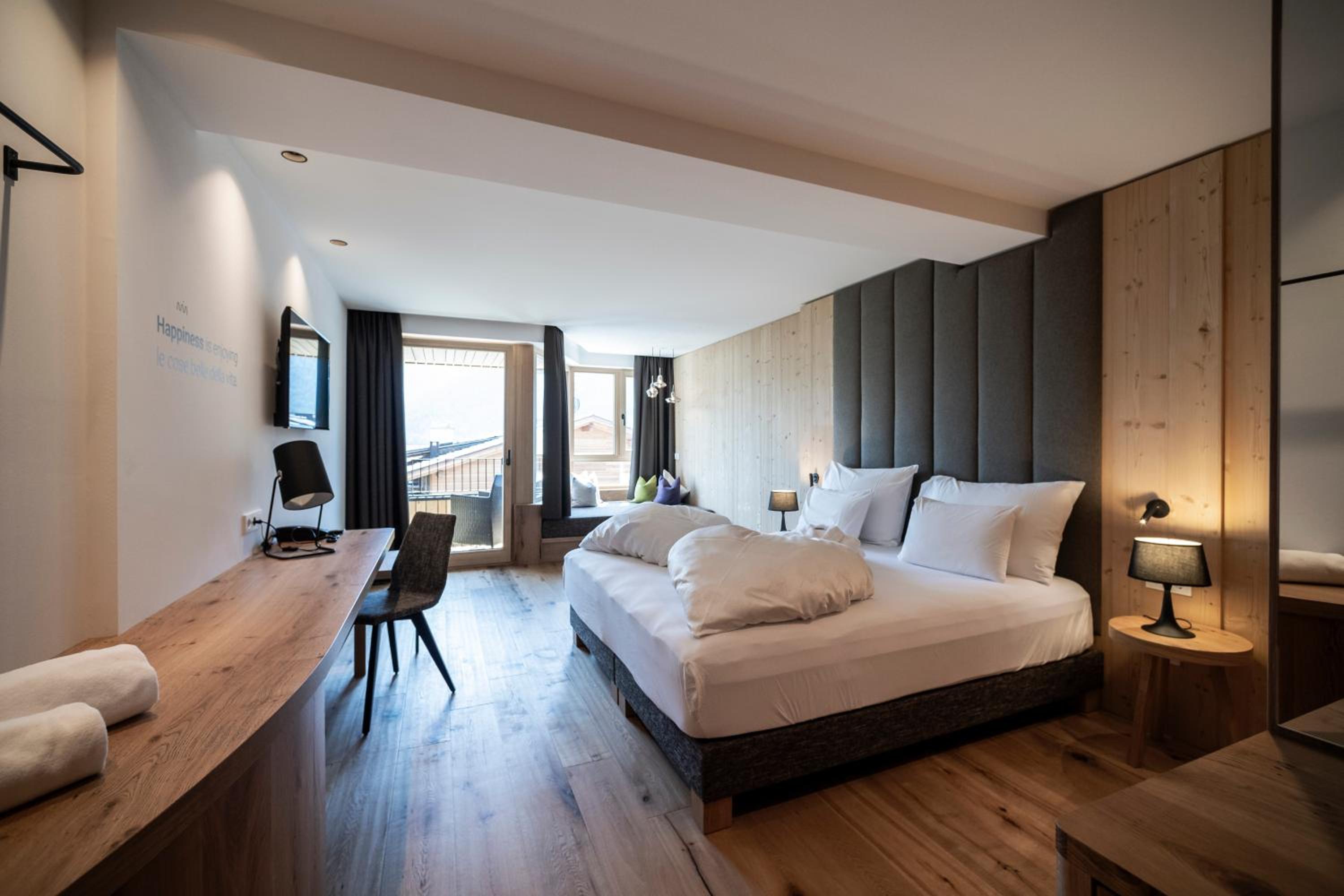 Junior Suite with Mountain View - Photo 4