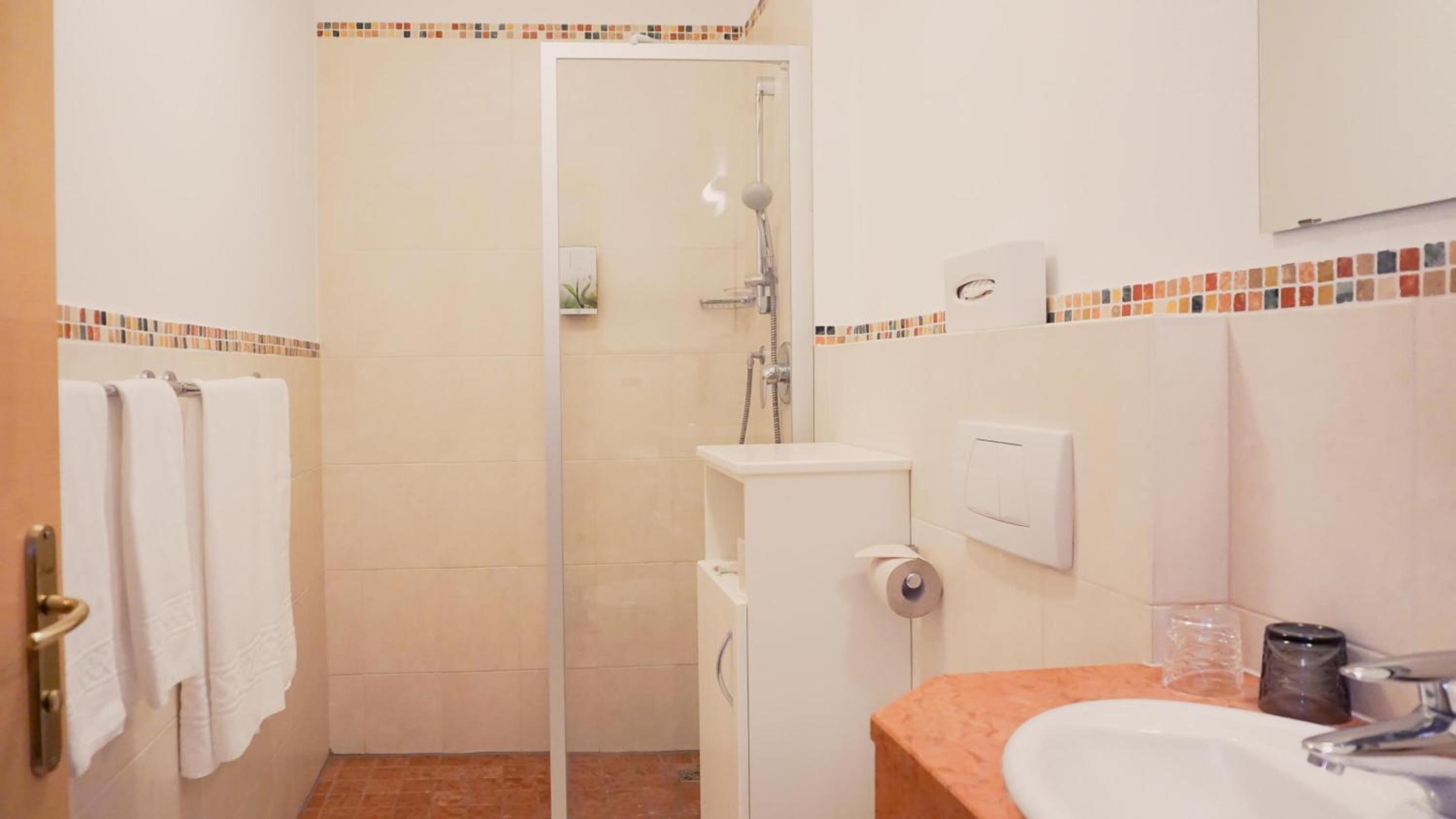 Standard Double Room with Balcony - Flair - Photo 5