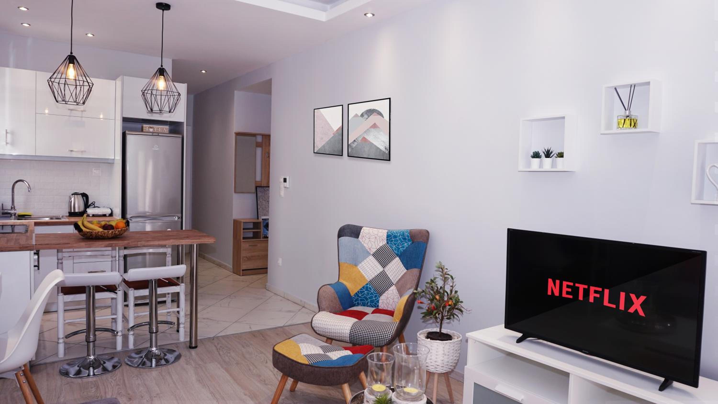 One-Bedroom Apartment - Photo 1