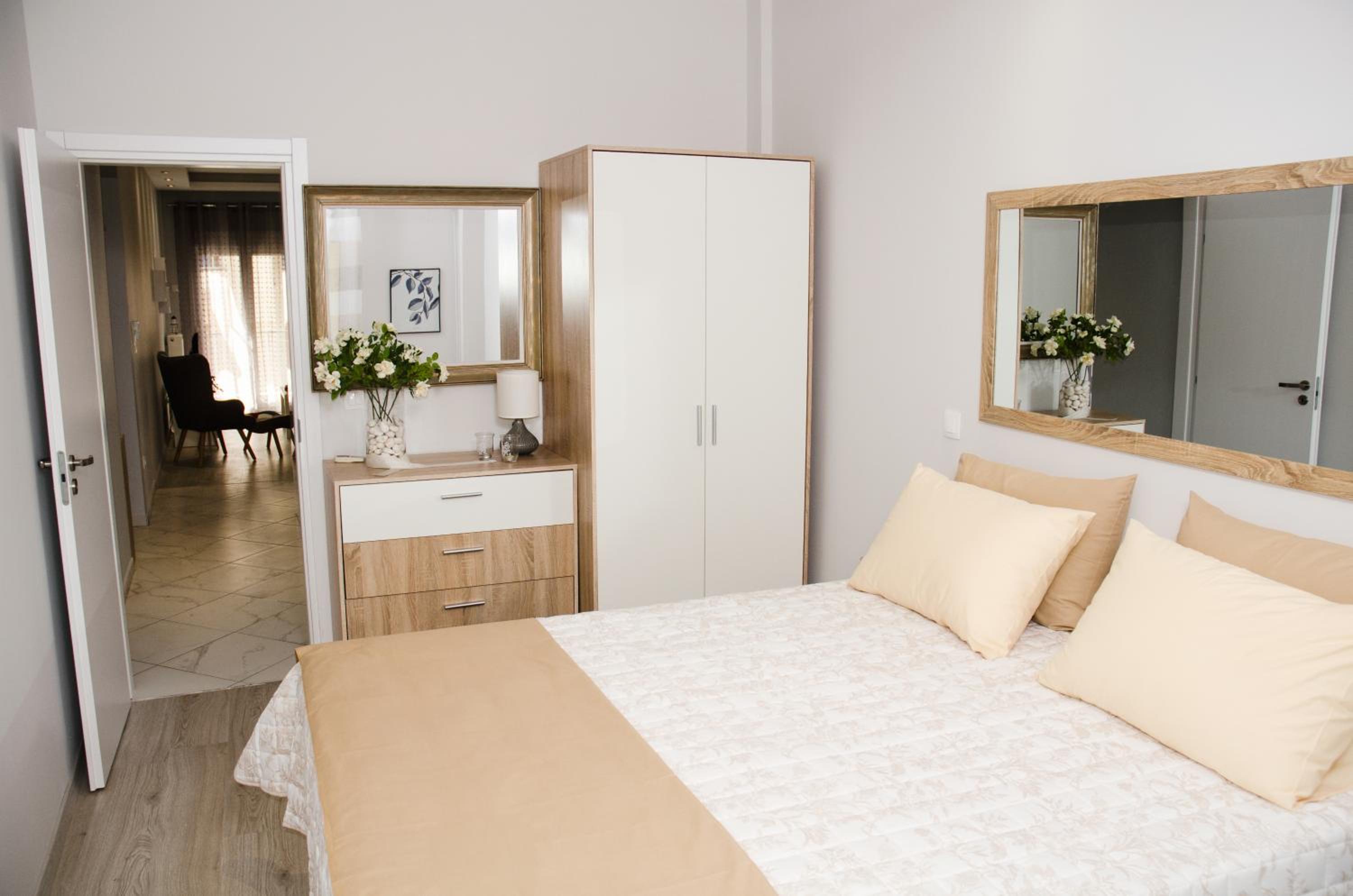 One-Bedroom Apartment - Photo 18