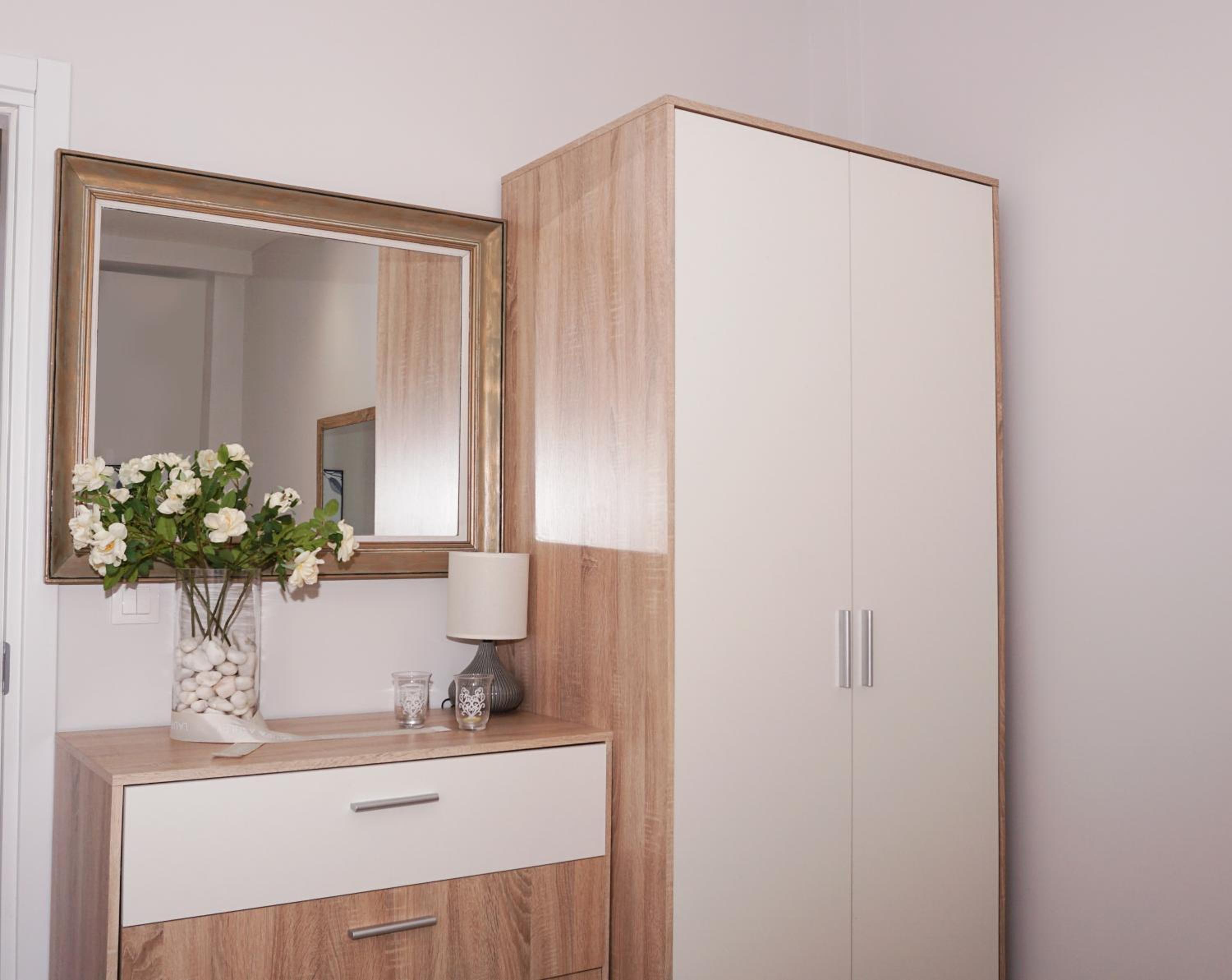 One-Bedroom Apartment - Photo 7