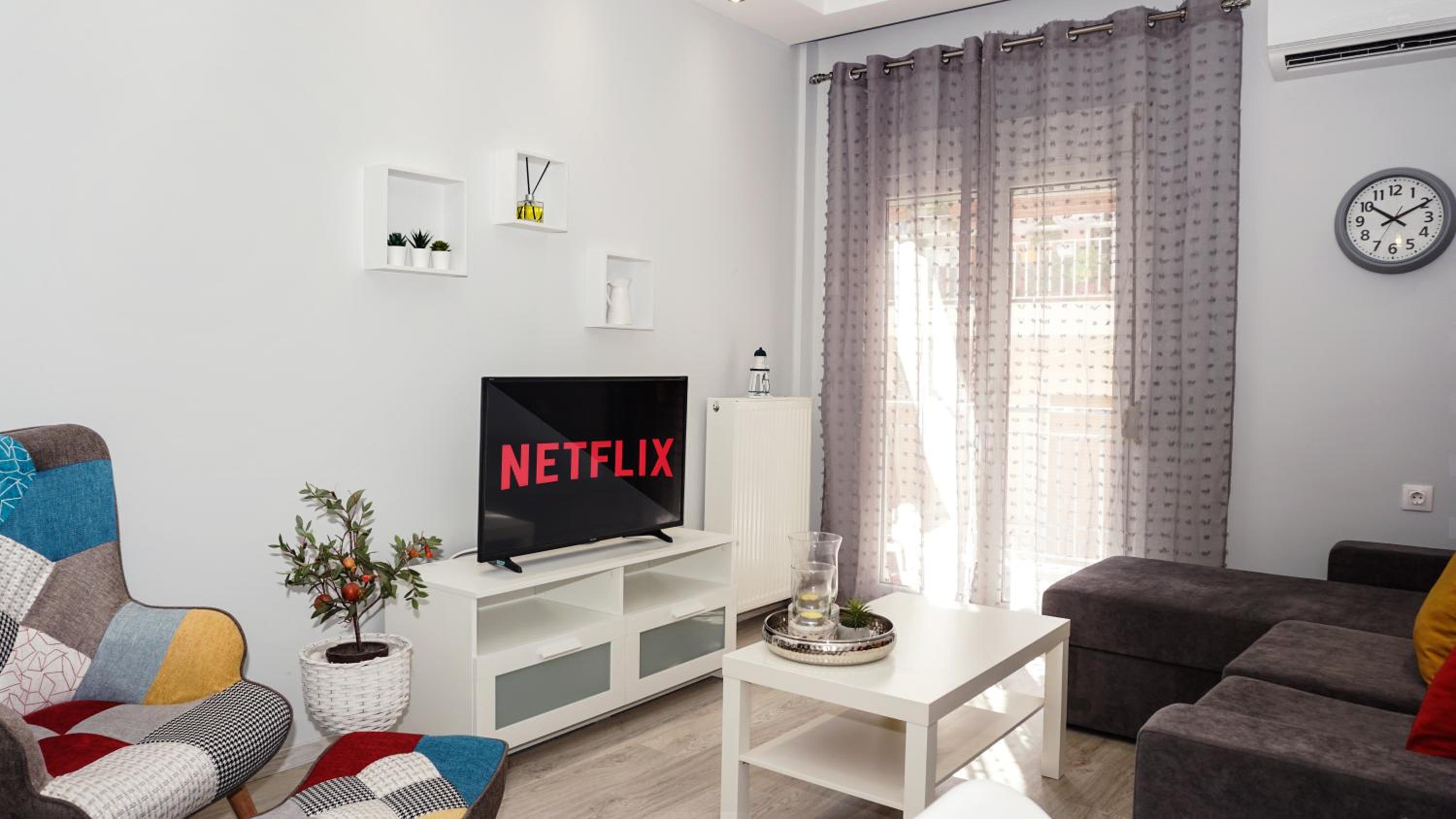 One-Bedroom Apartment - Photo 8