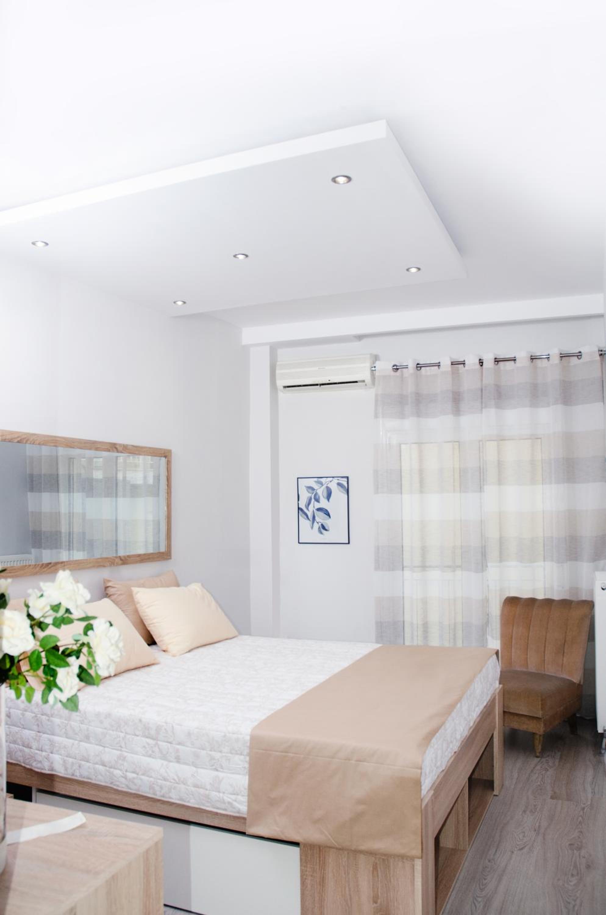One-Bedroom Apartment - Photo 12