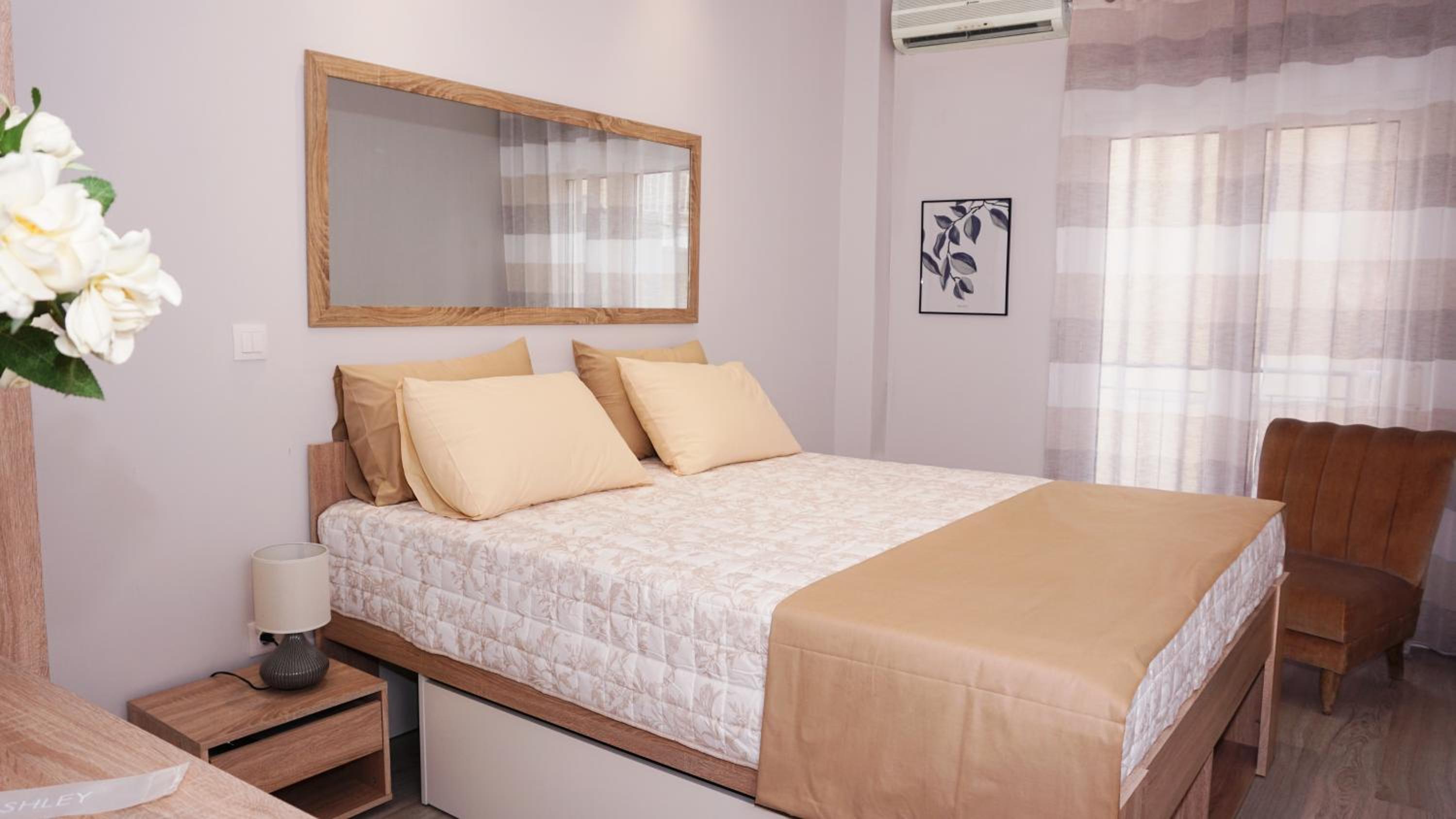 One-Bedroom Apartment - Photo 15
