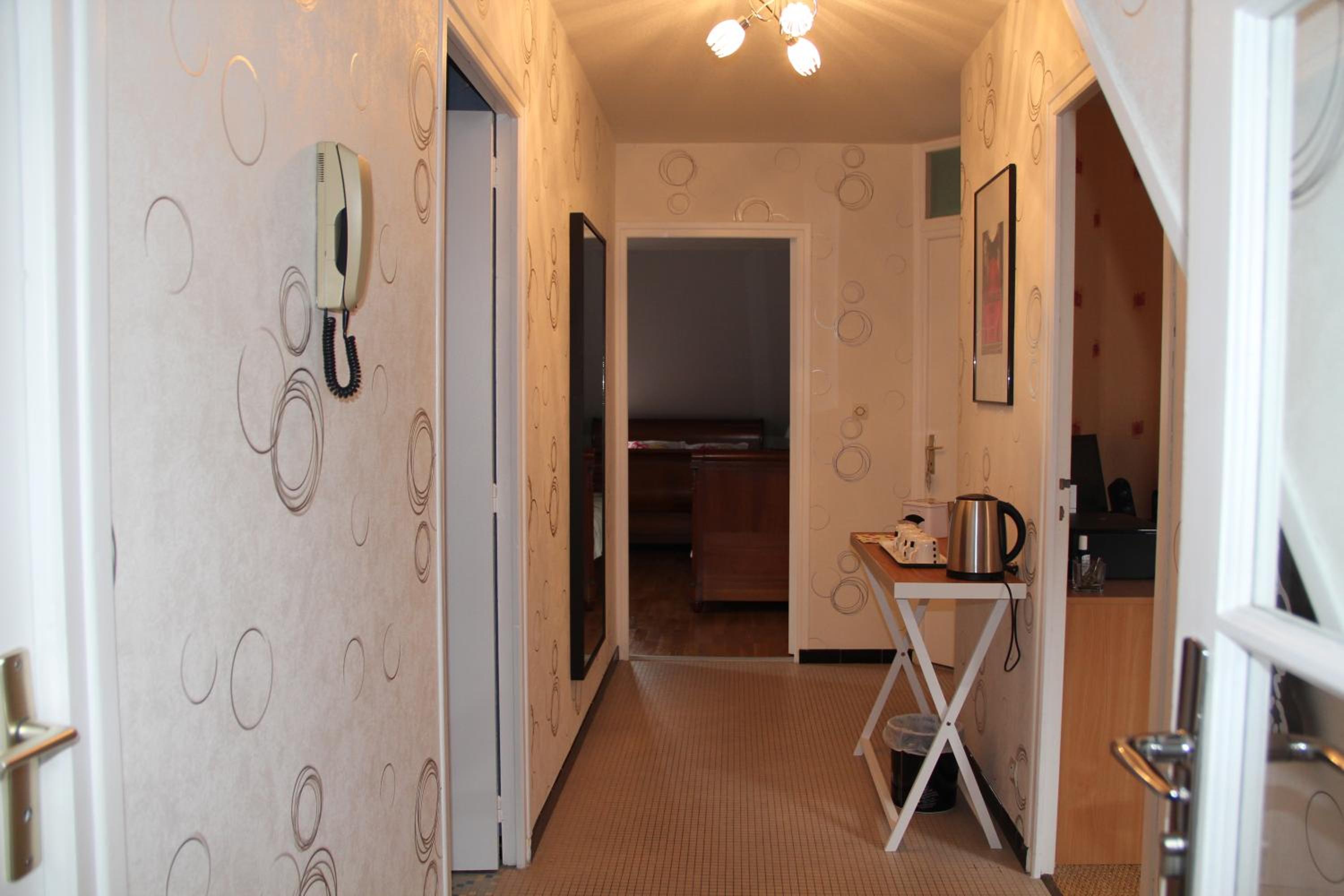 Family Room with Private Bathroom photo 1