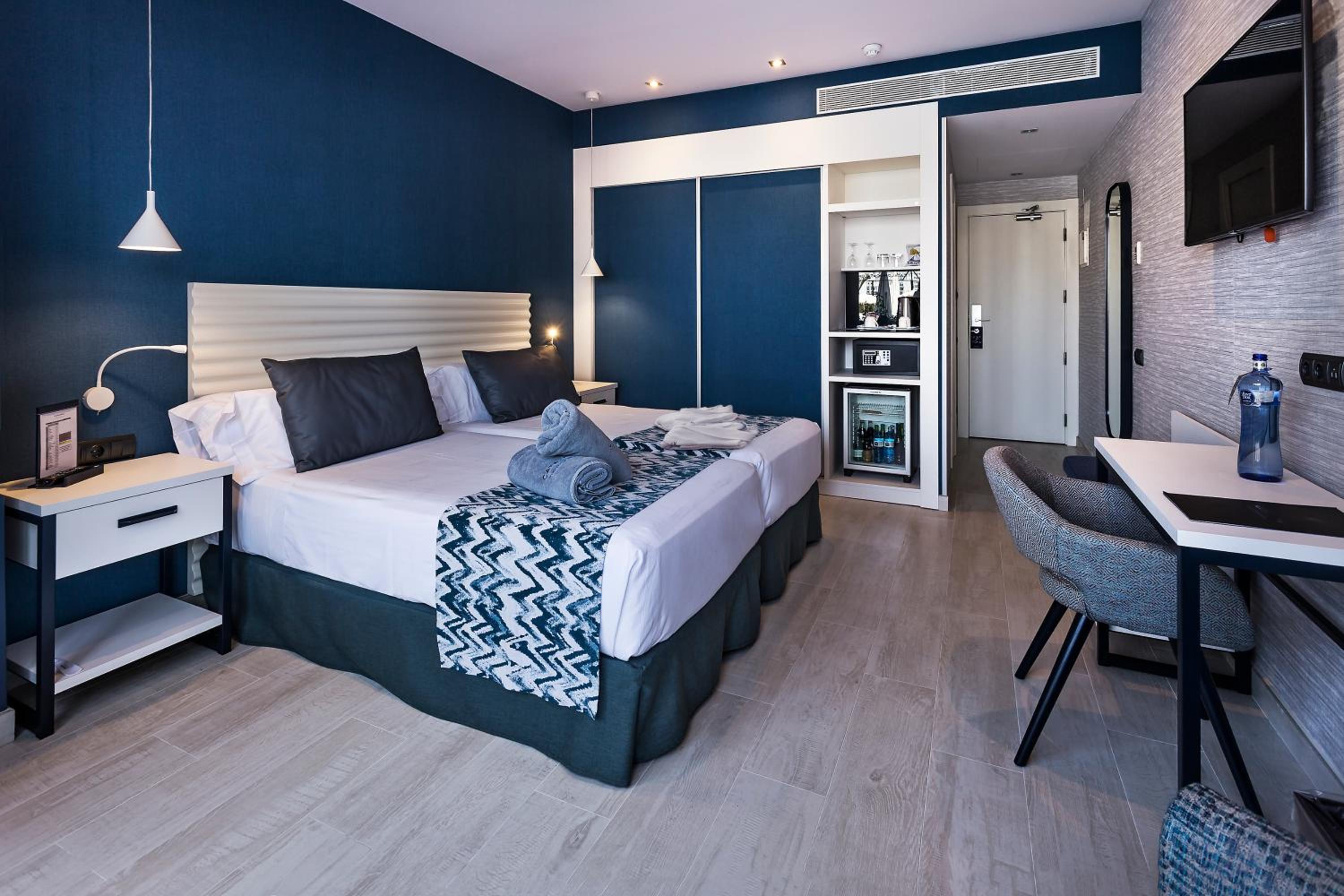 Habitación Doble Deluxe con Balcón y Vista al Mar