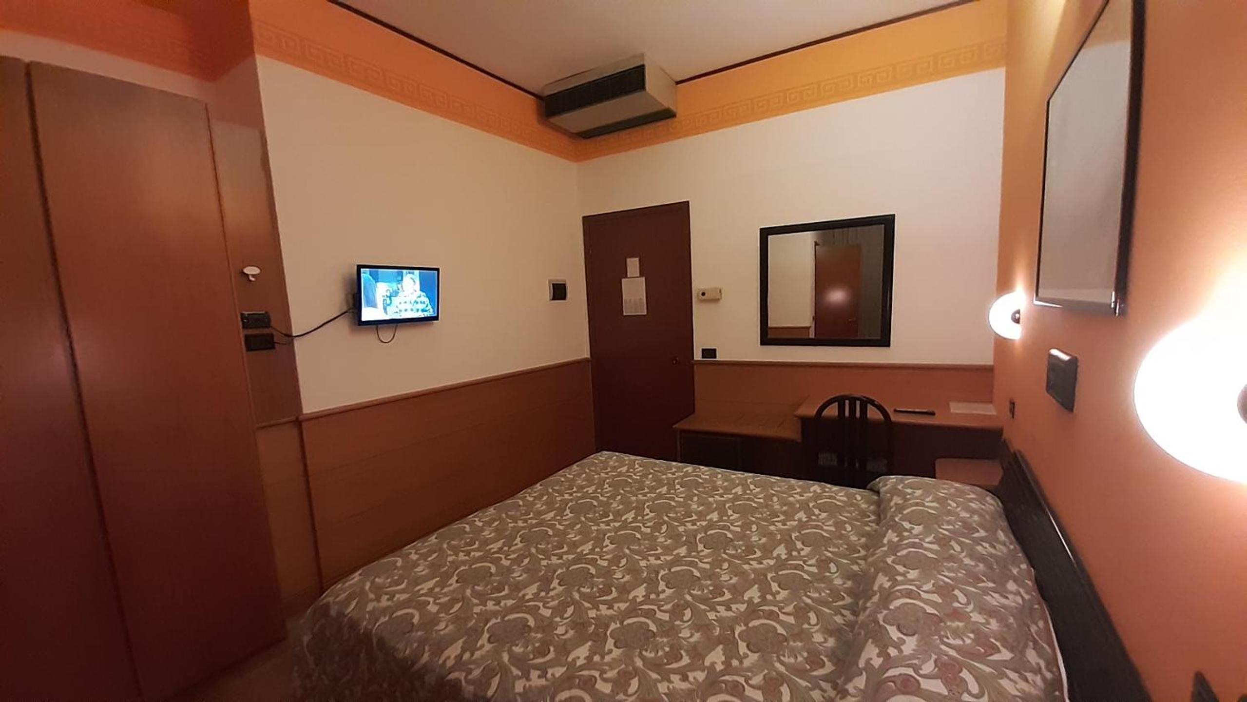 Standard Double Room photo 2