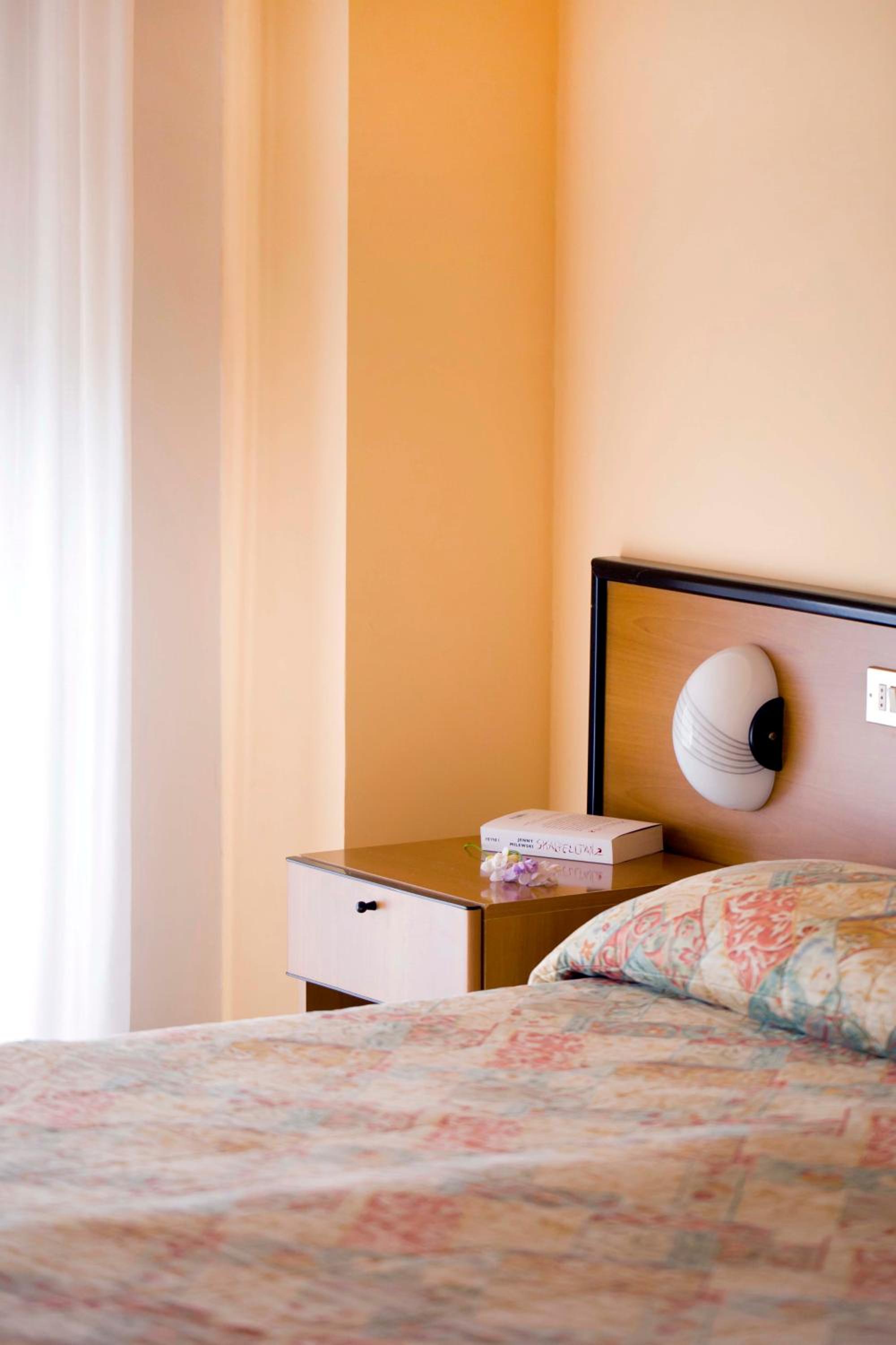 Double Room - Photo 8