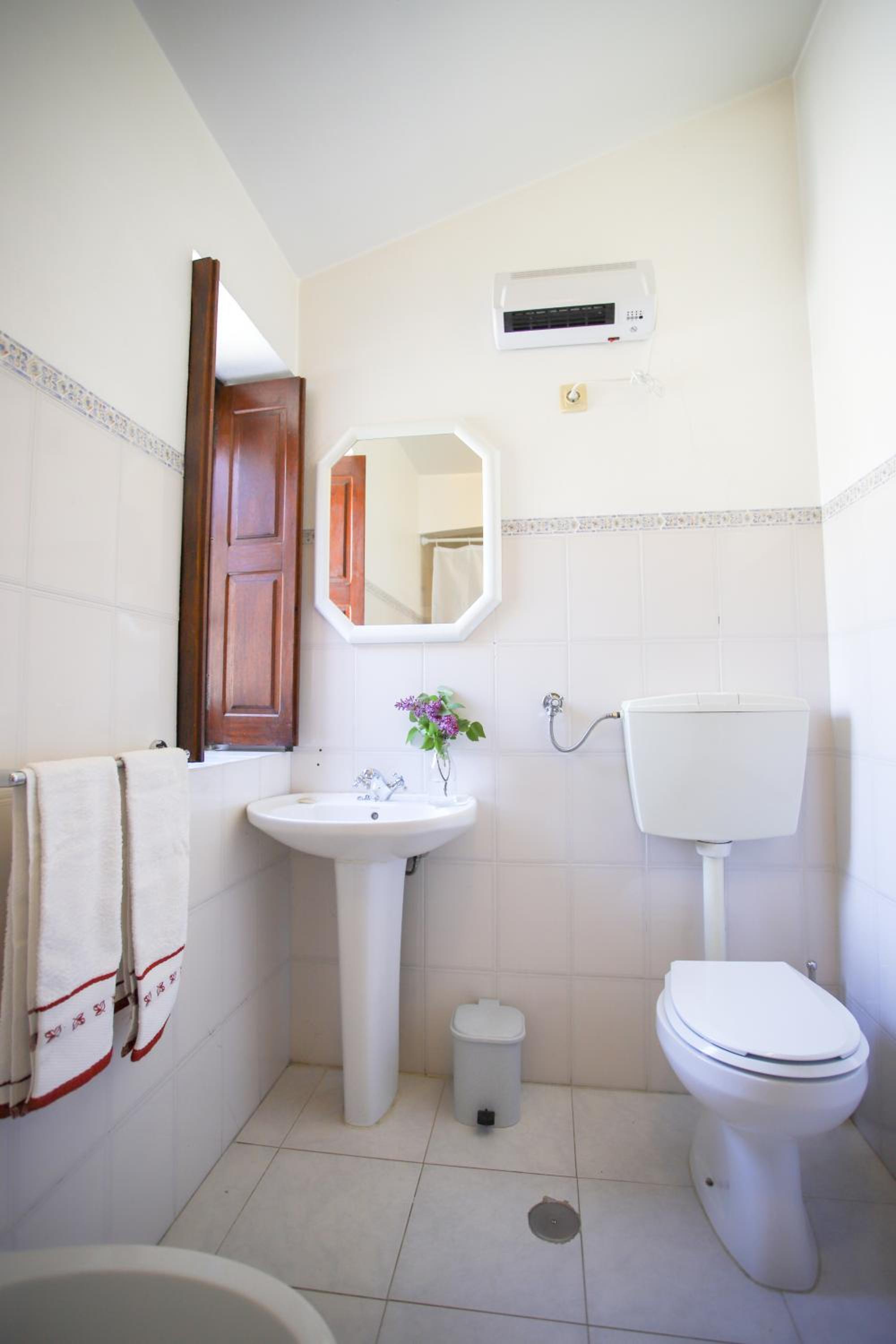 Double Room - Photo 27