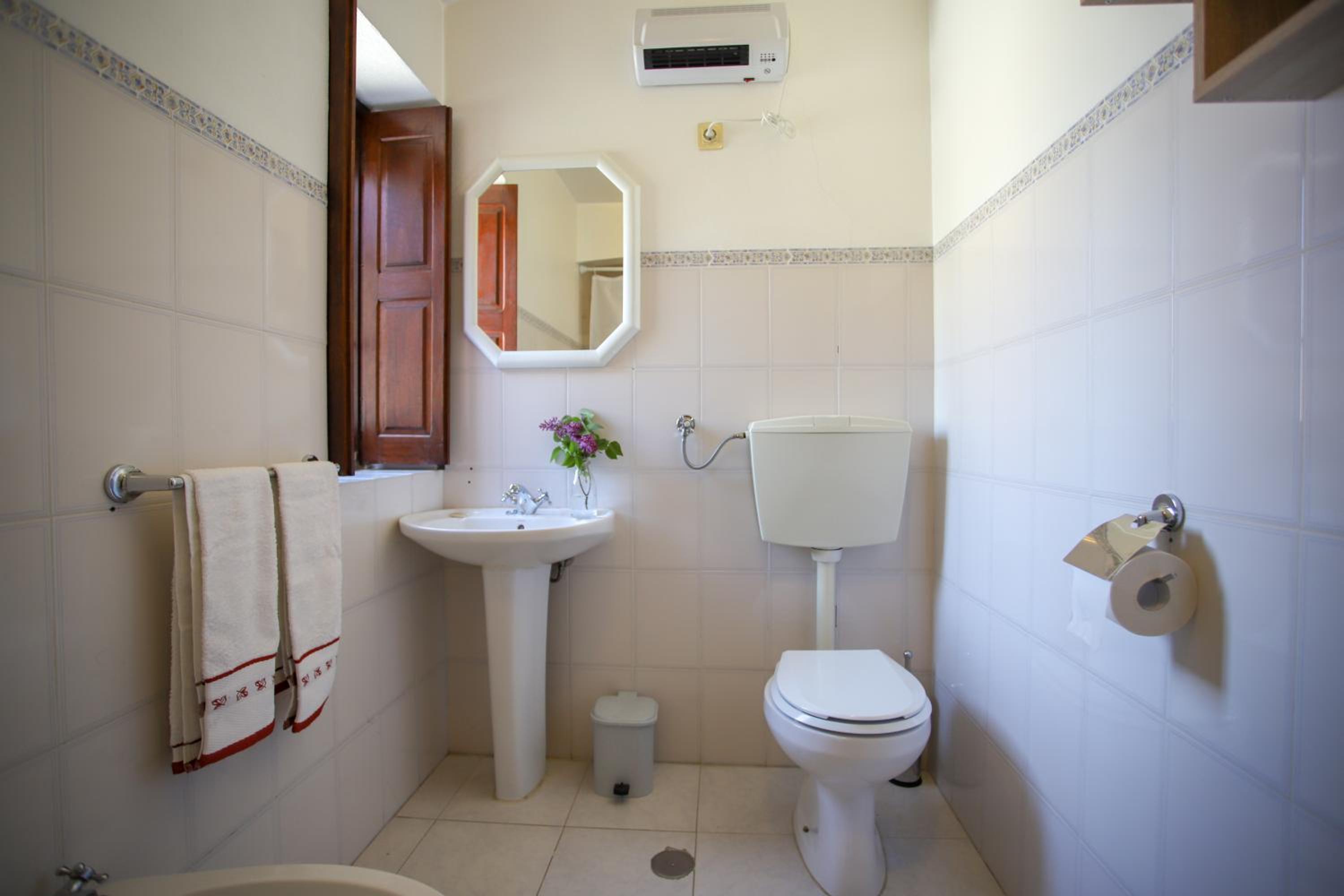 Double Room - Photo 28