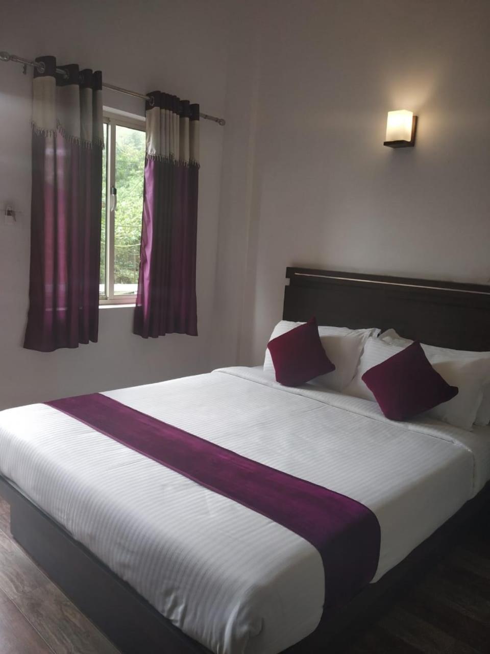 Queen Room - Photo 9