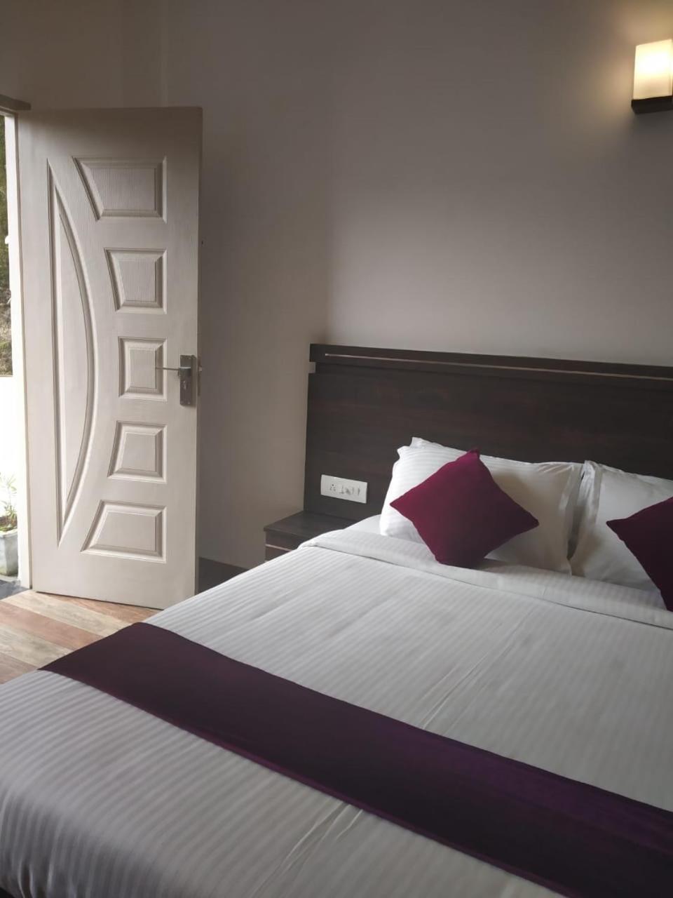 Queen Room - Photo 6