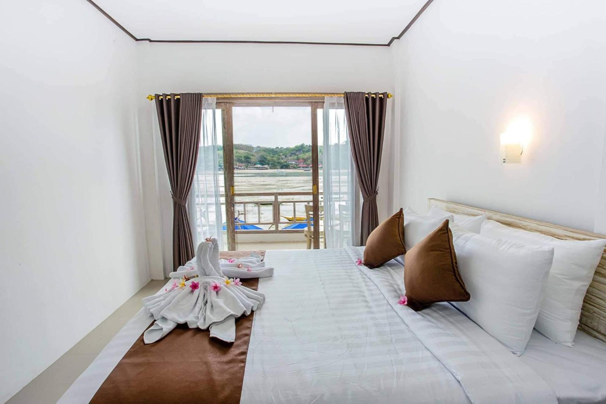 Four-Bedroom Villa with Private Pool - Photo 1