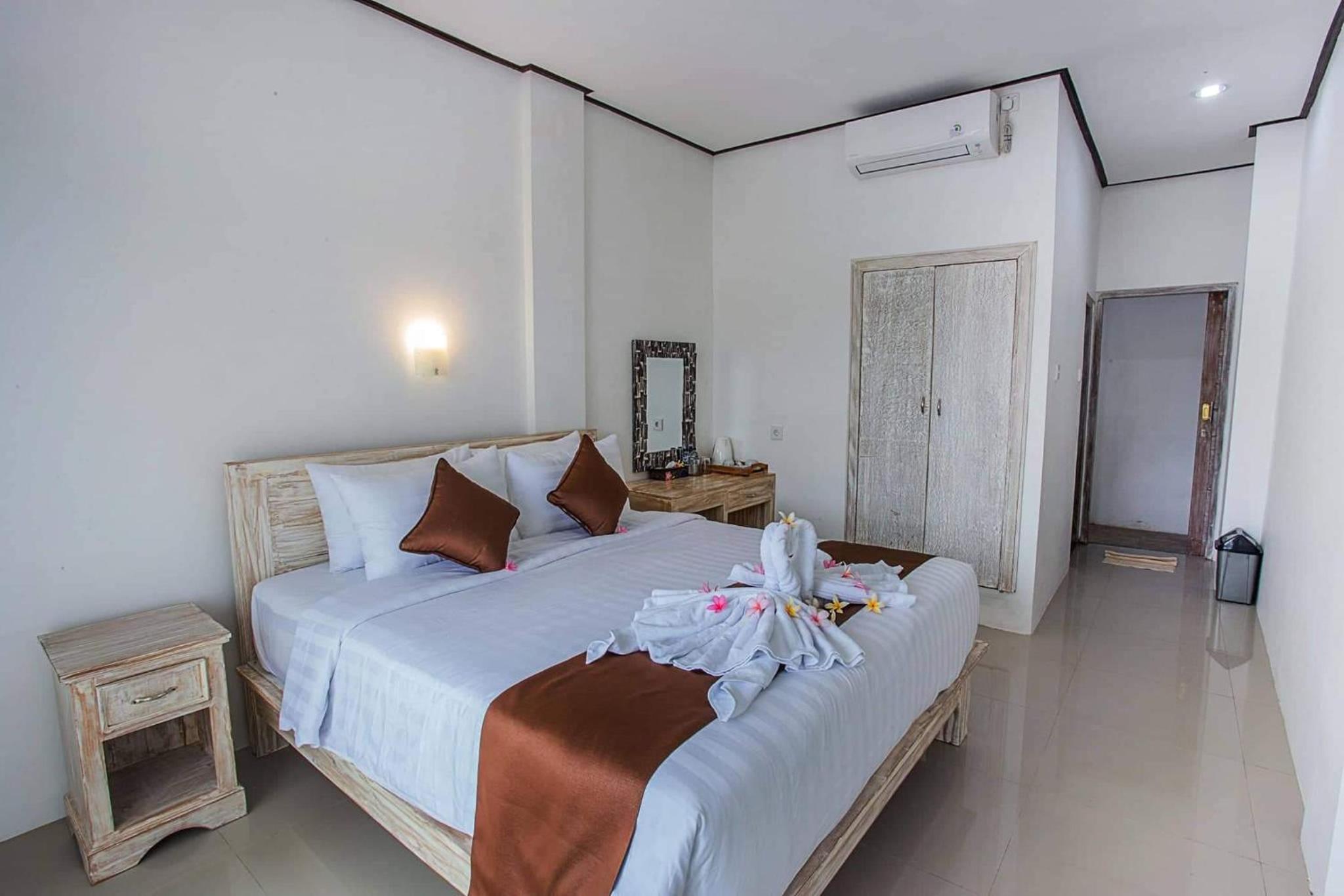 Four-Bedroom Villa with Private Pool - Photo 6