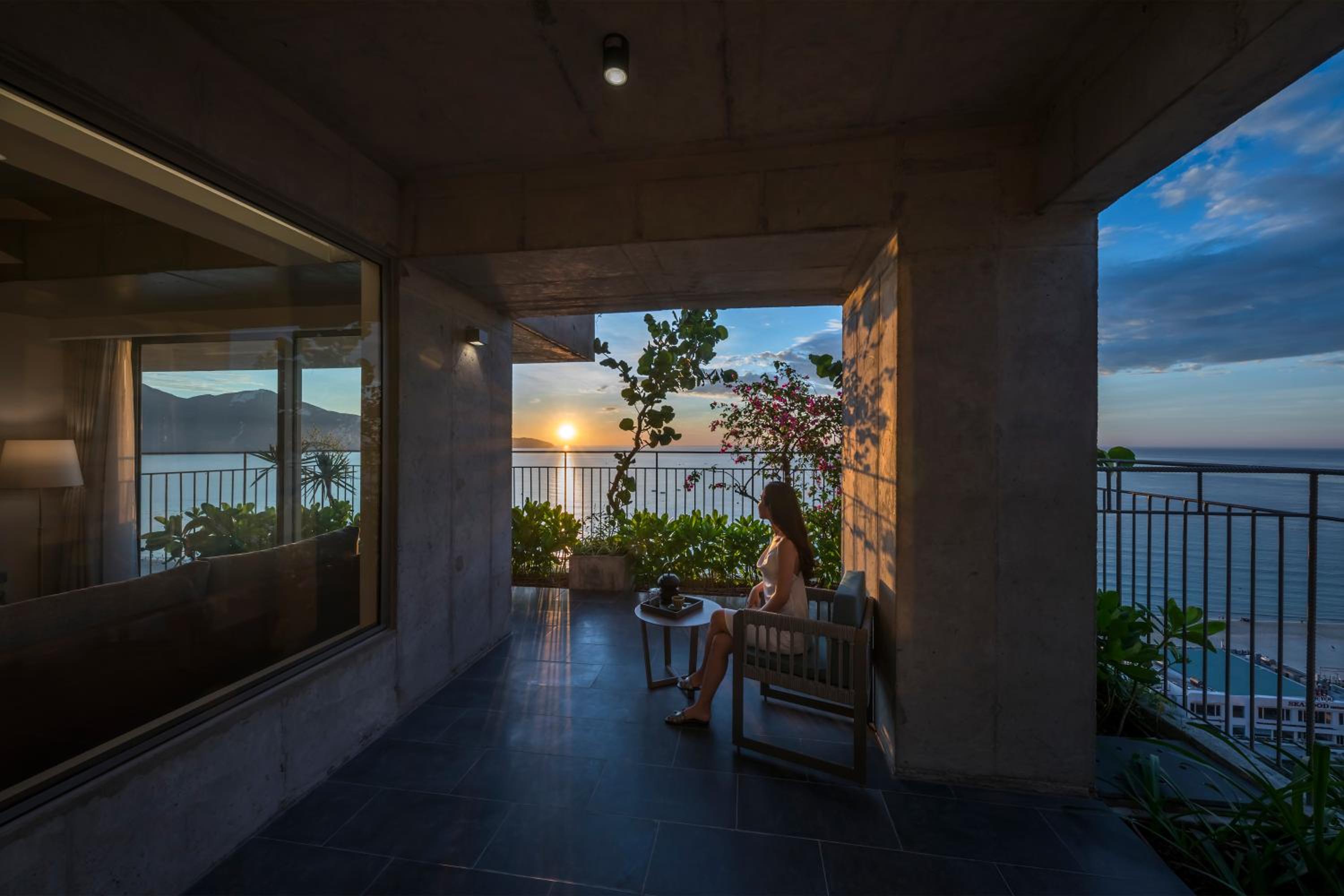 Two-Bedroom Apartment with Balcony and Sea View - Photo 7