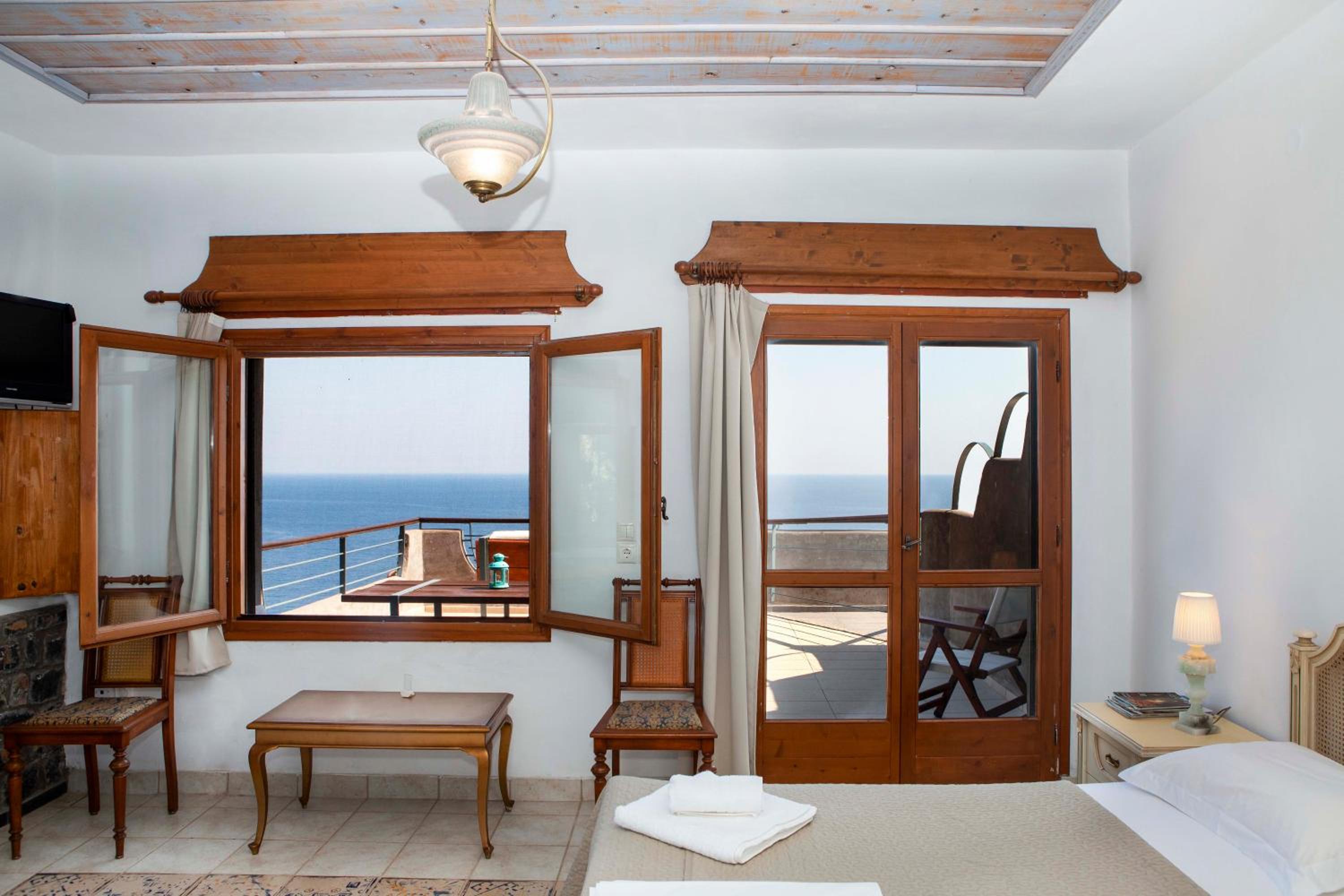 Double Room with Balcony and Sea View photo 3