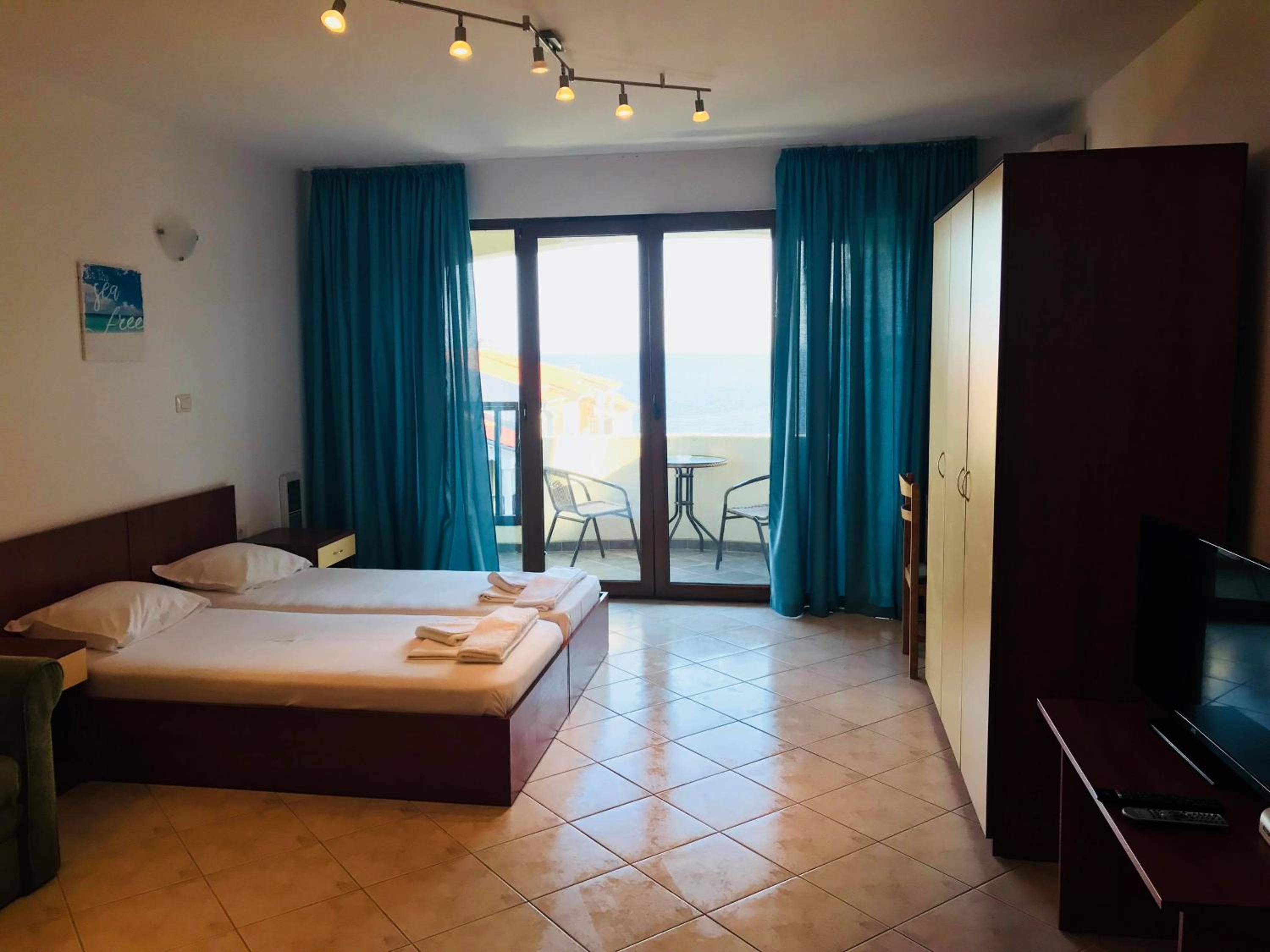 Studio Apartment with Sea View photo 2