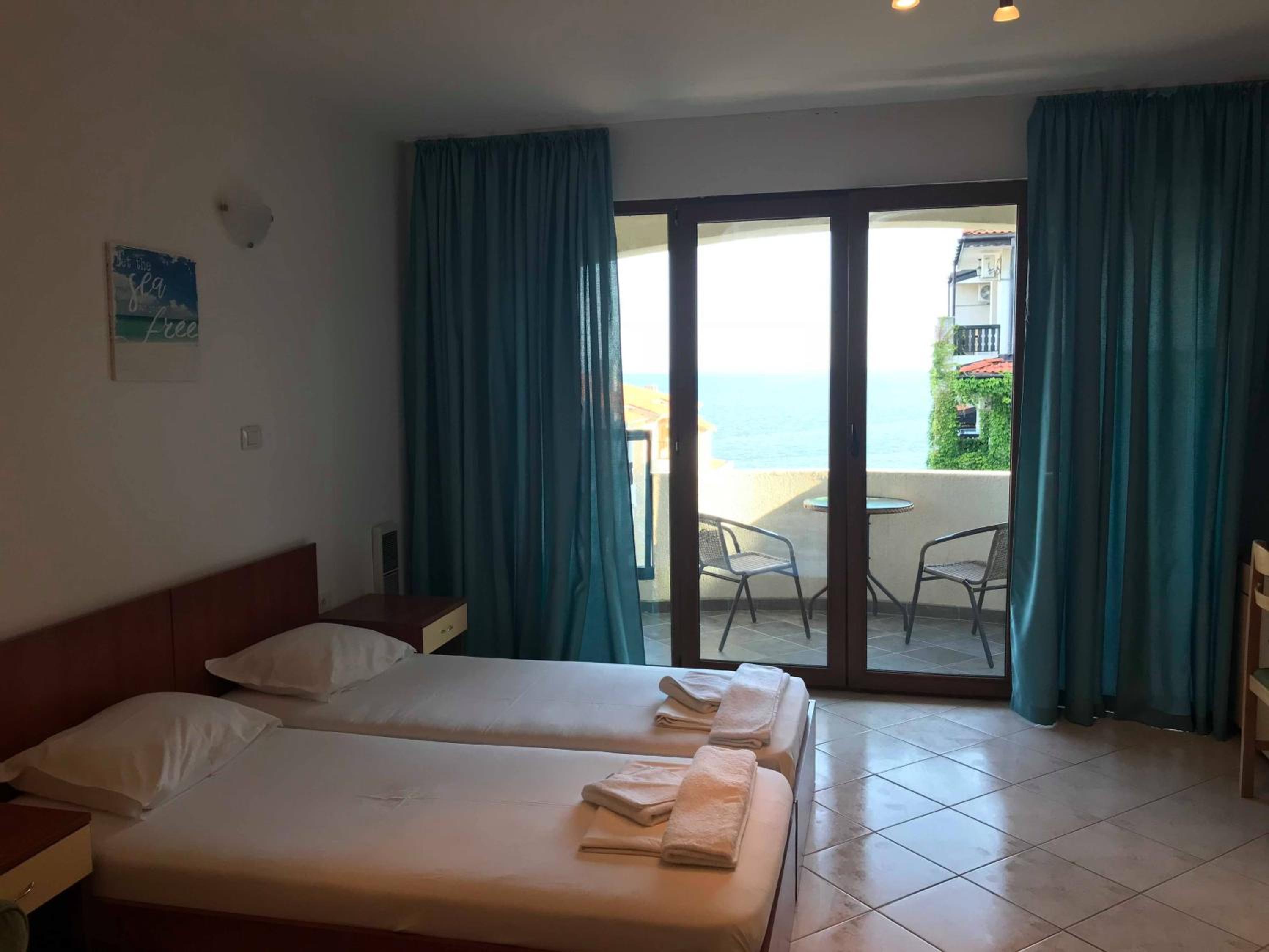 Studio Apartment with Sea View photo 3
