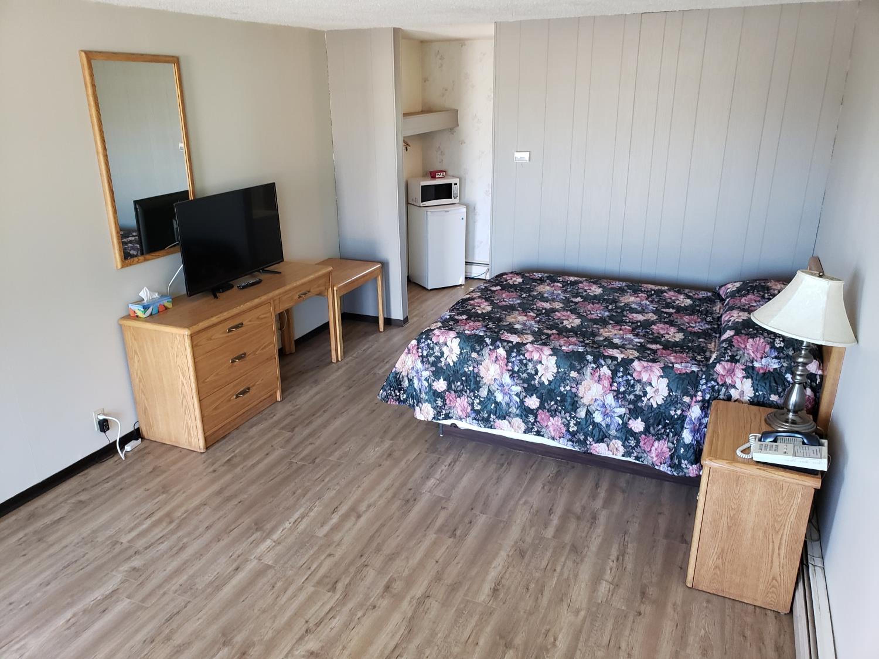 Queen Room photo 1