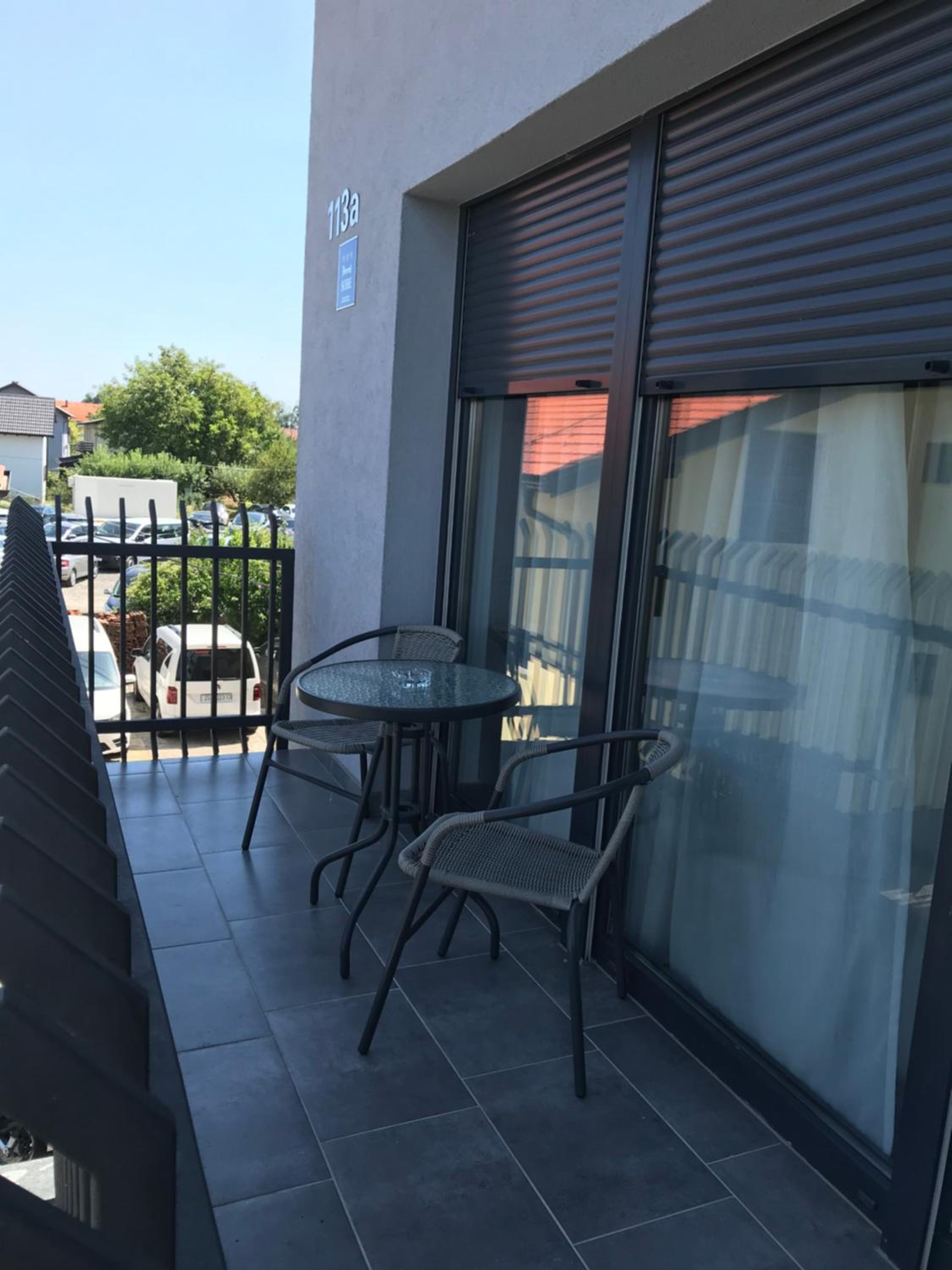 Double Room with Balcony - Photo 6