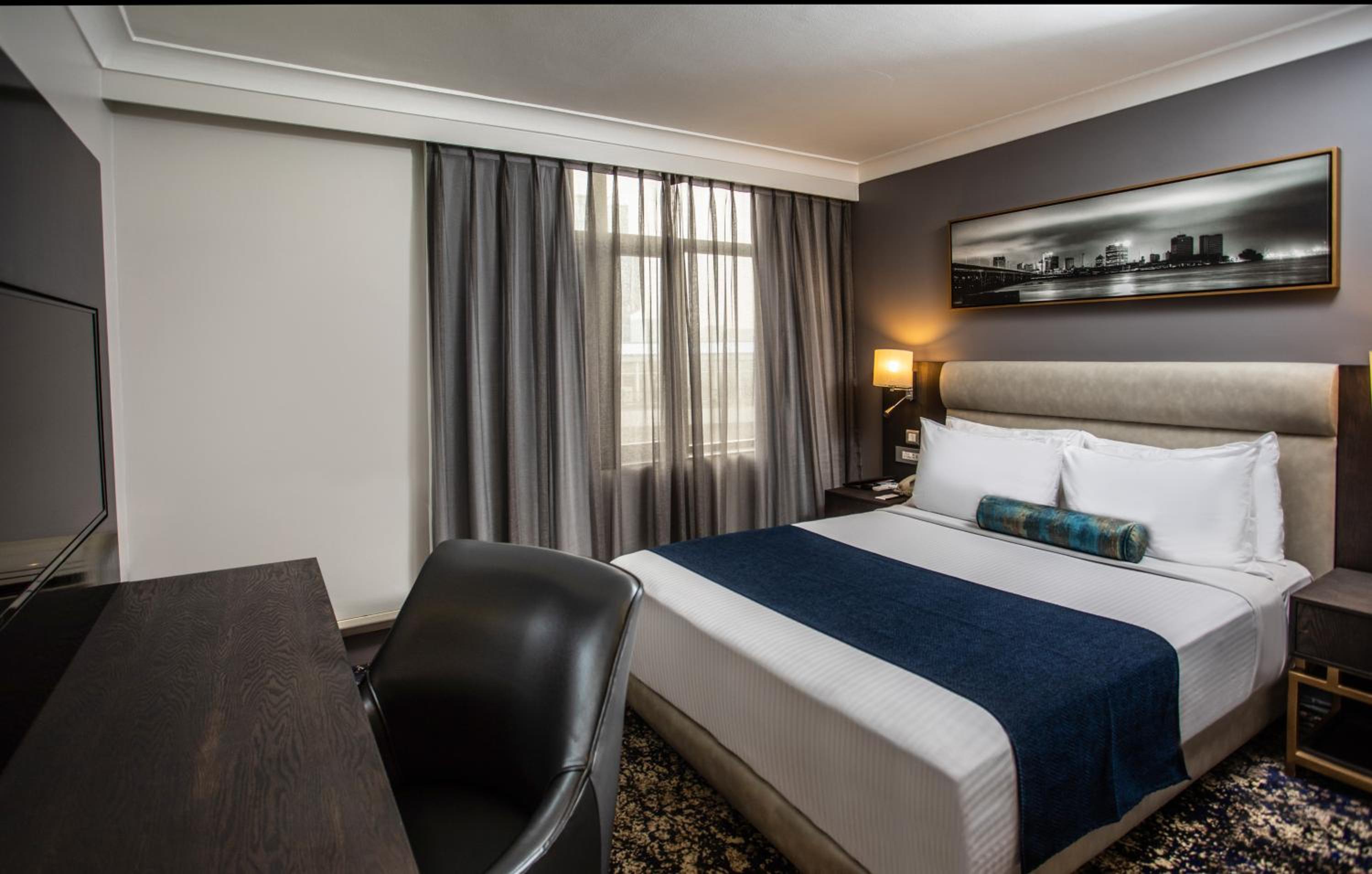 Deluxe King Room - Photo 3