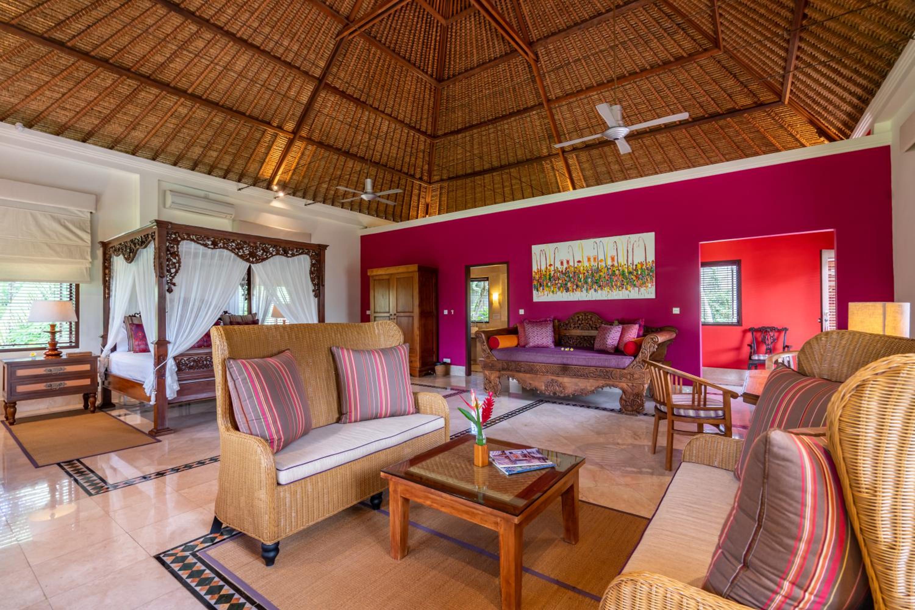 Villa with Private Pool - Photo 21