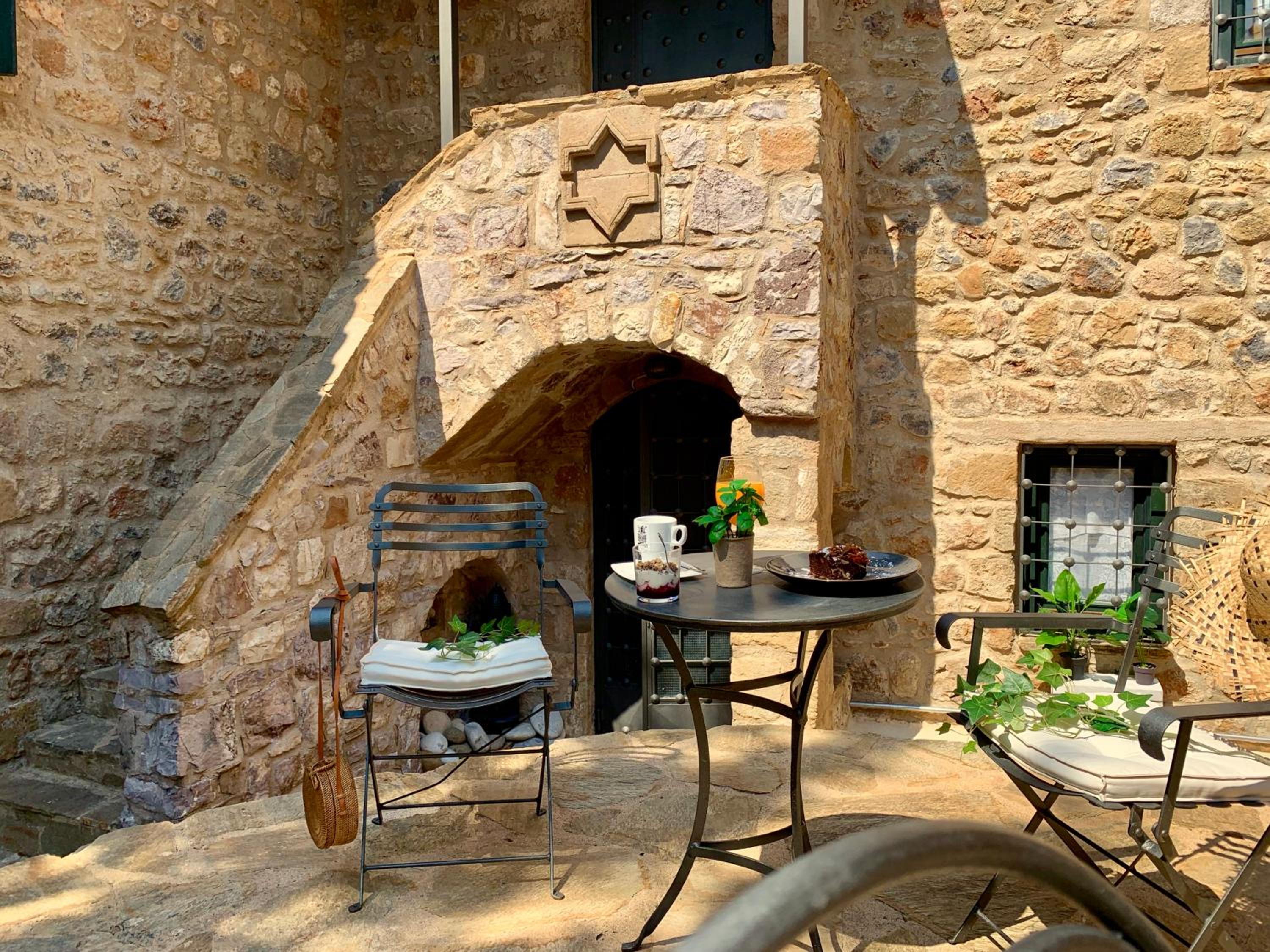 Family Room with Garden View - Photo 19