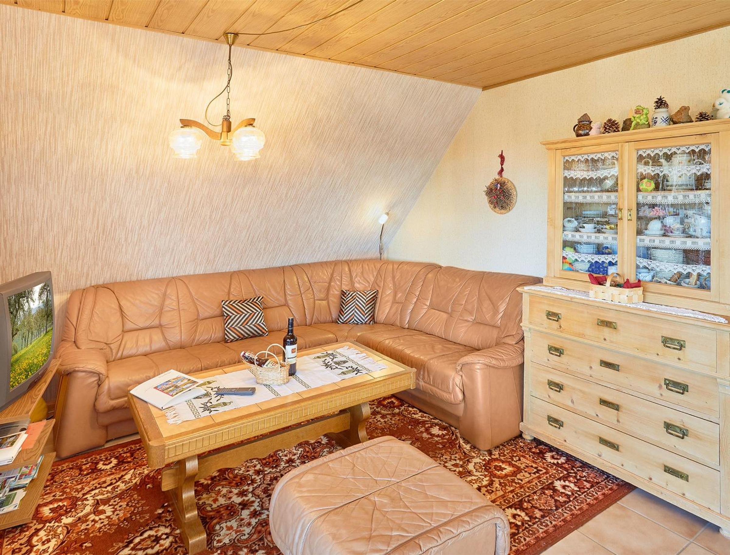 Two-Bedroom Deluxe Apartment with Garden View photo 2