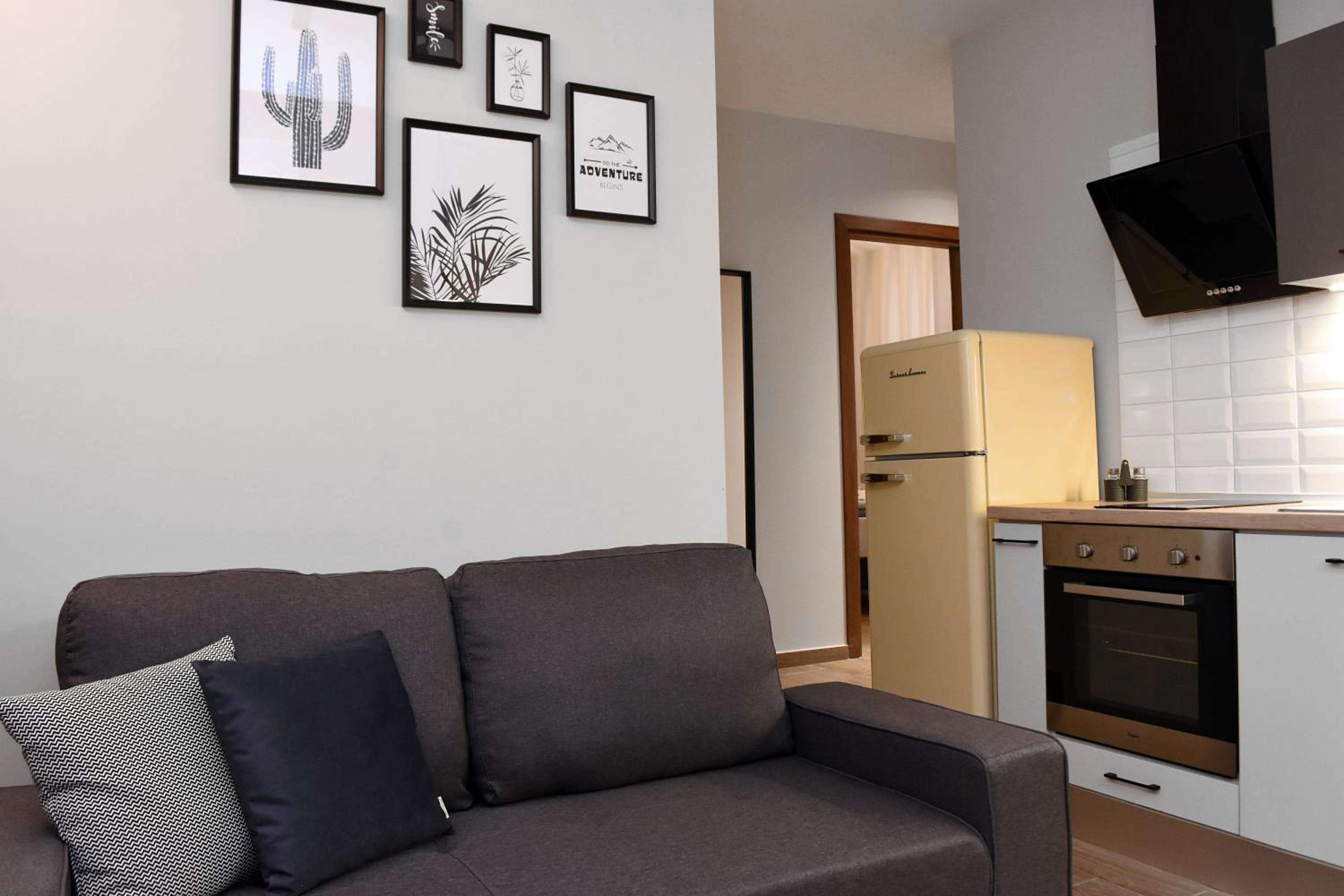 One-Bedroom Apartment - Photo 14