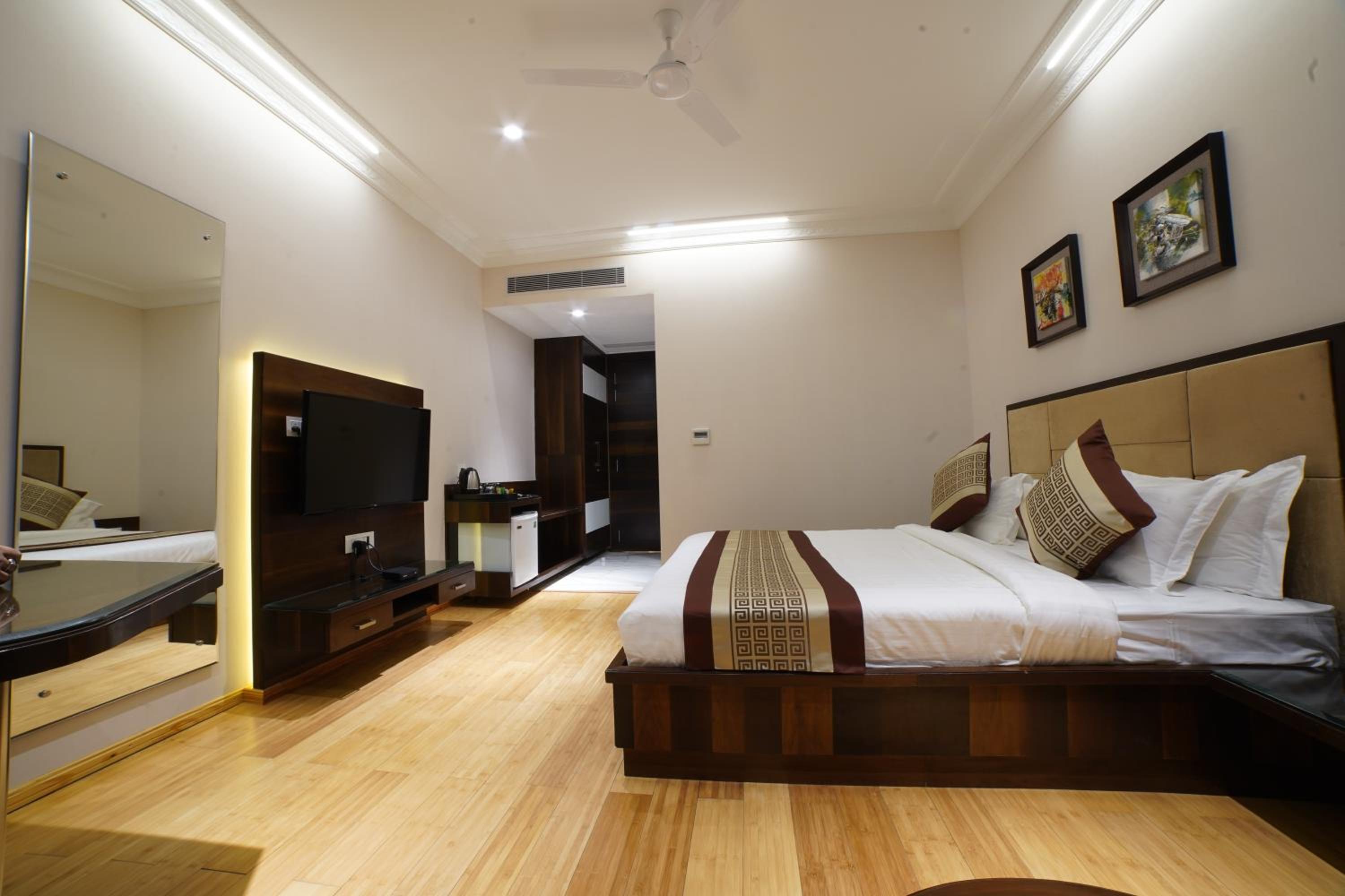 Large Twin Room