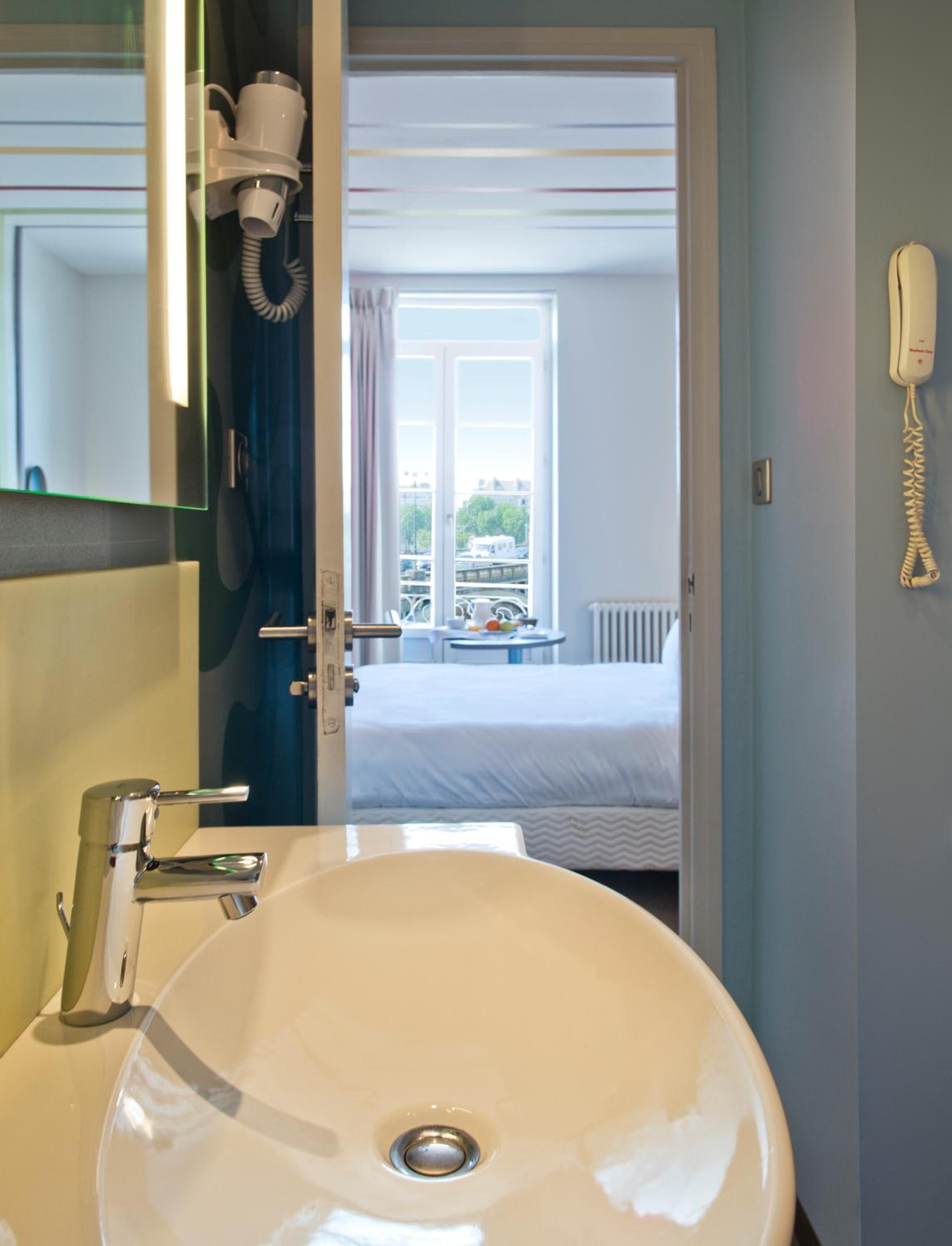 Standard Room with 1 Double Bed - Breakfast included - Photo 2