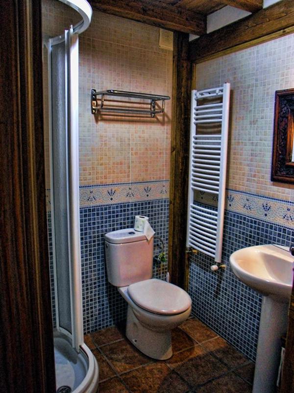 Two-Bedroom Apartment - Photo 11