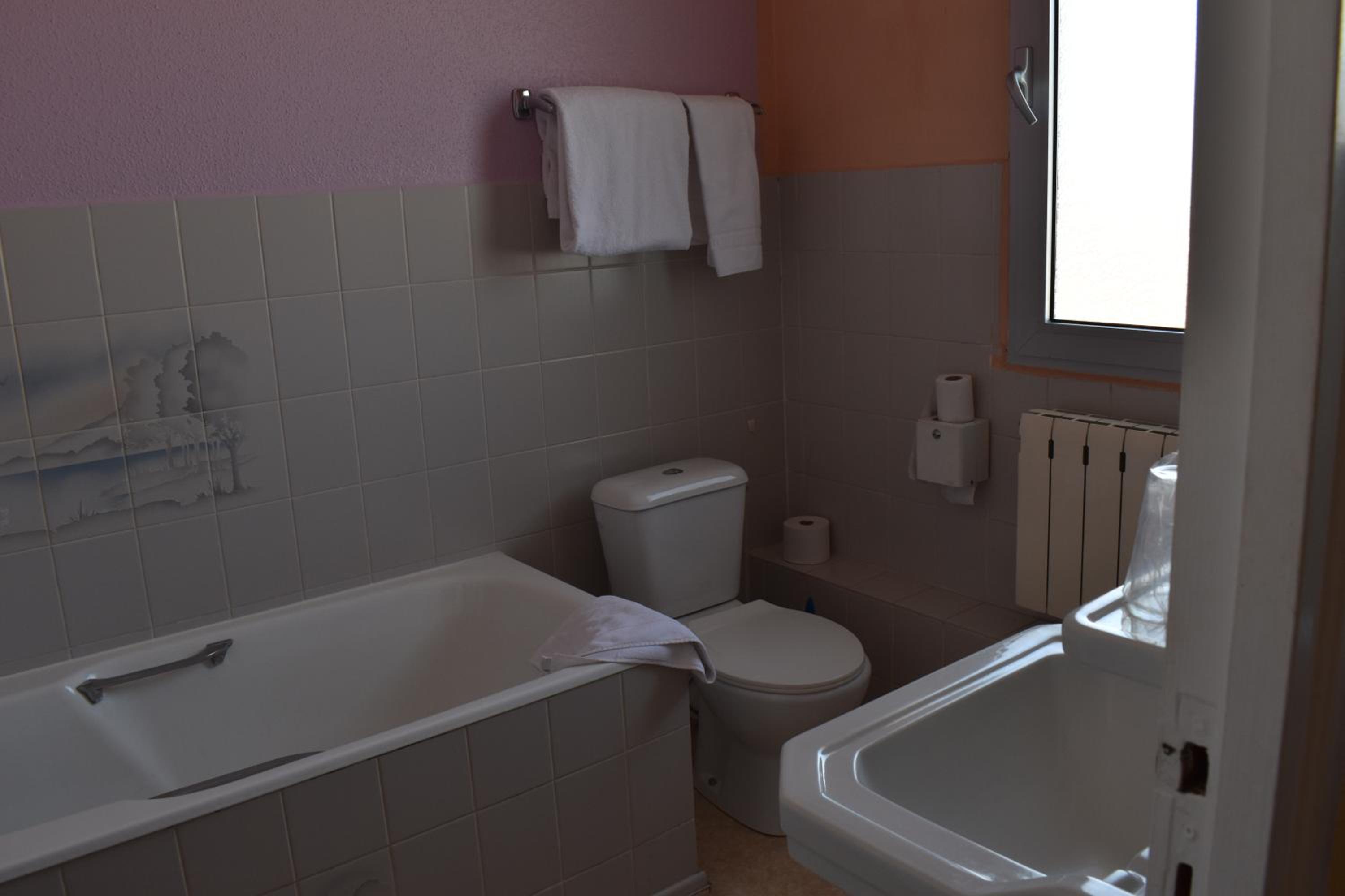 Double Room - Photo 13
