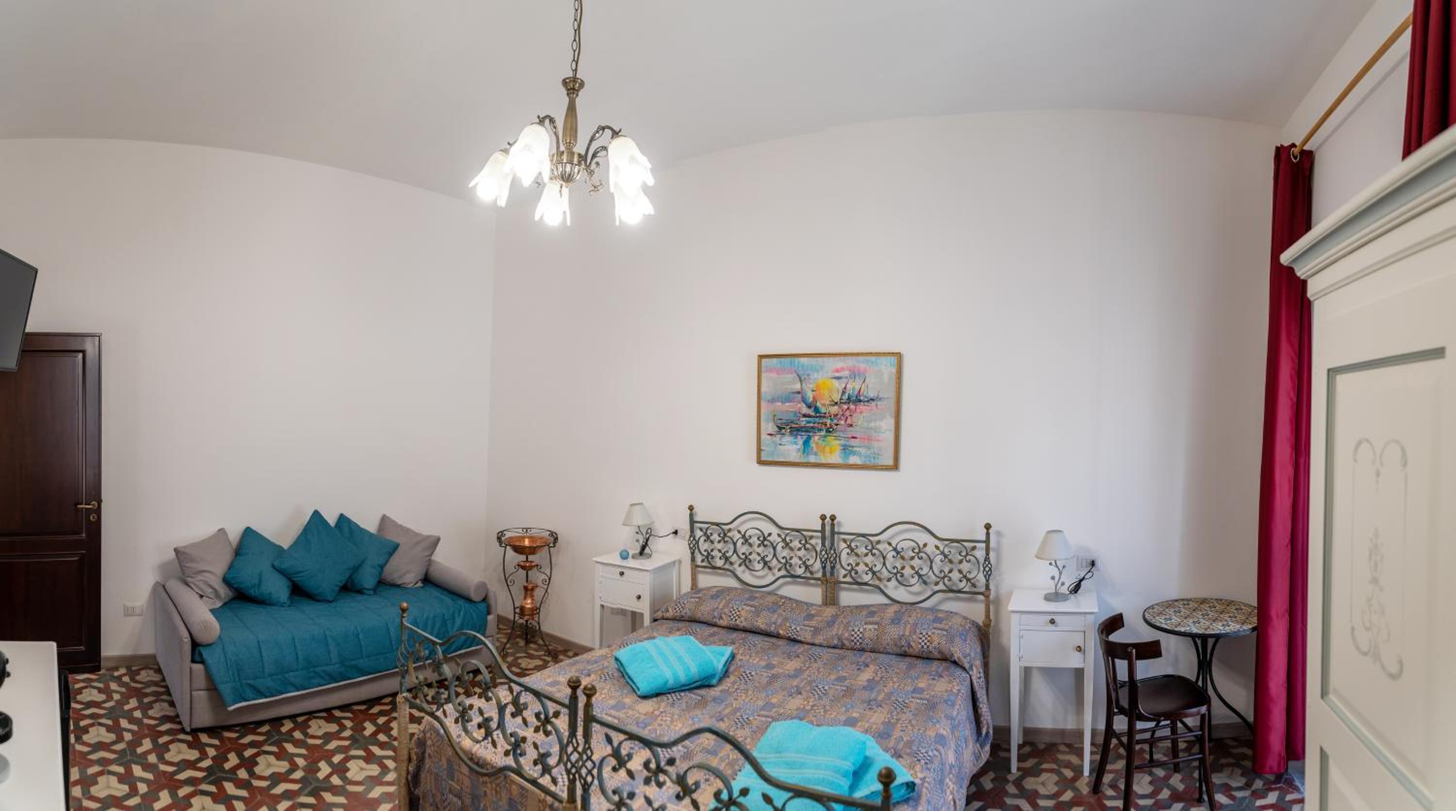 One-Bedroom House photo 1